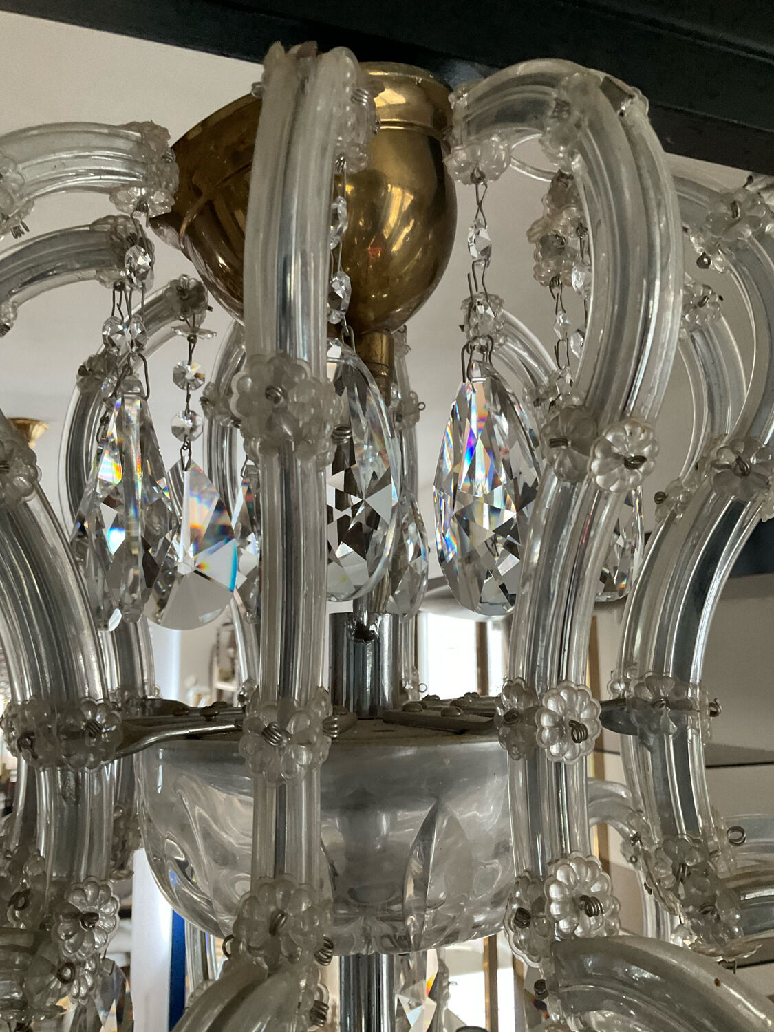 Chandelier 35 Murano glass lamps and crystal tassels D120cm