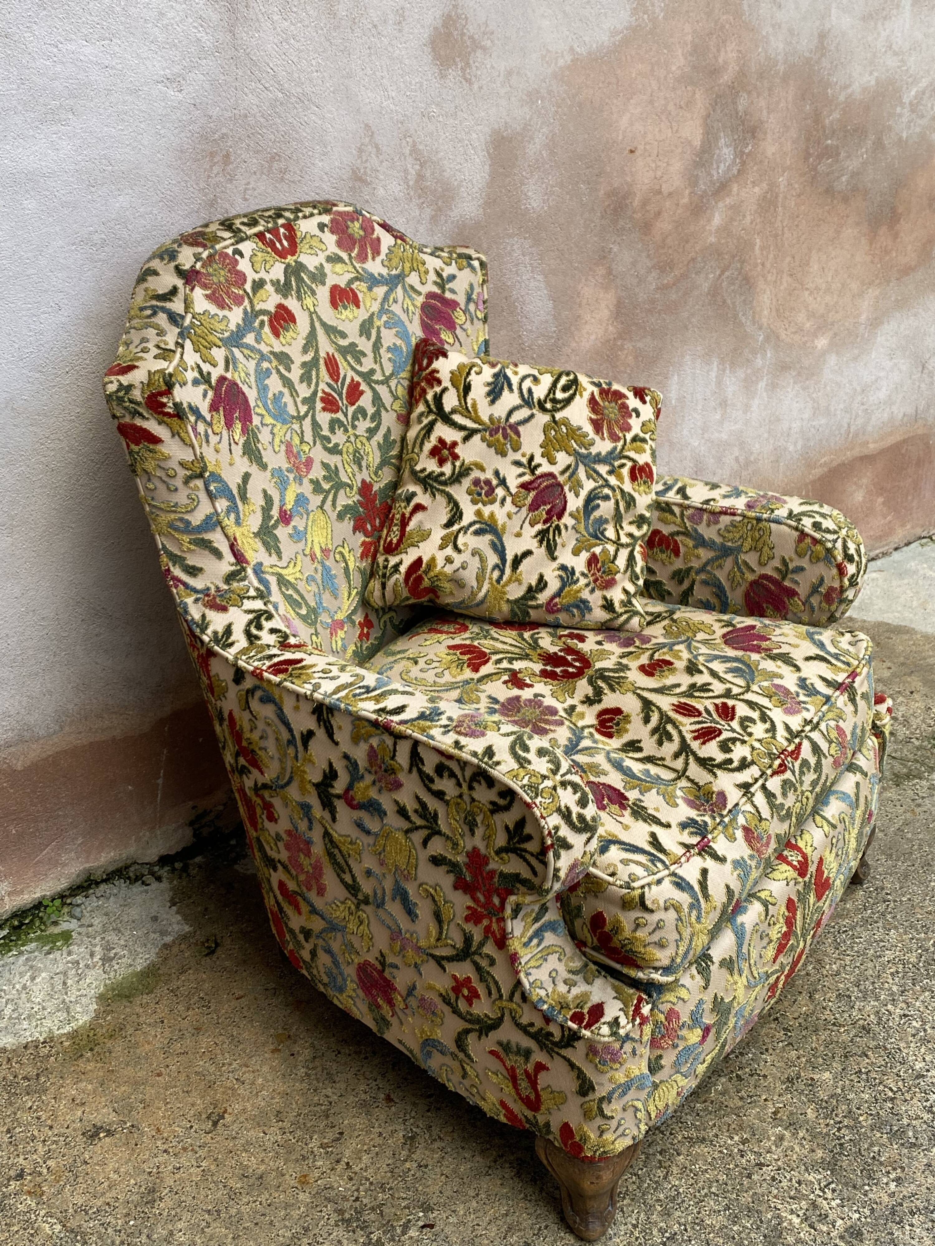 Fauteuil velours fleuri