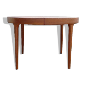 Table danoise ronde by Oluf Th.