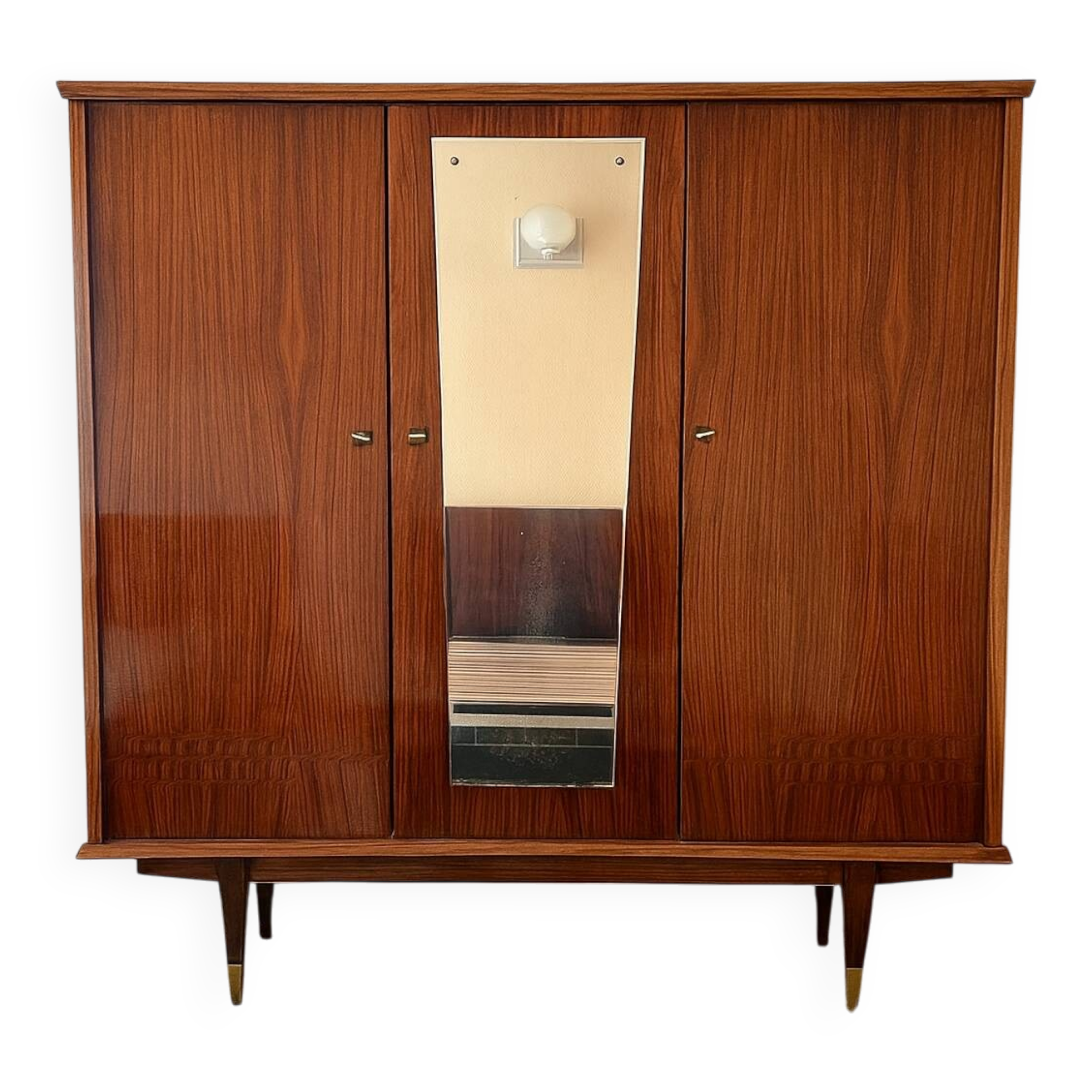 Armoire vintage avec étagères et miroir intérieur laqué