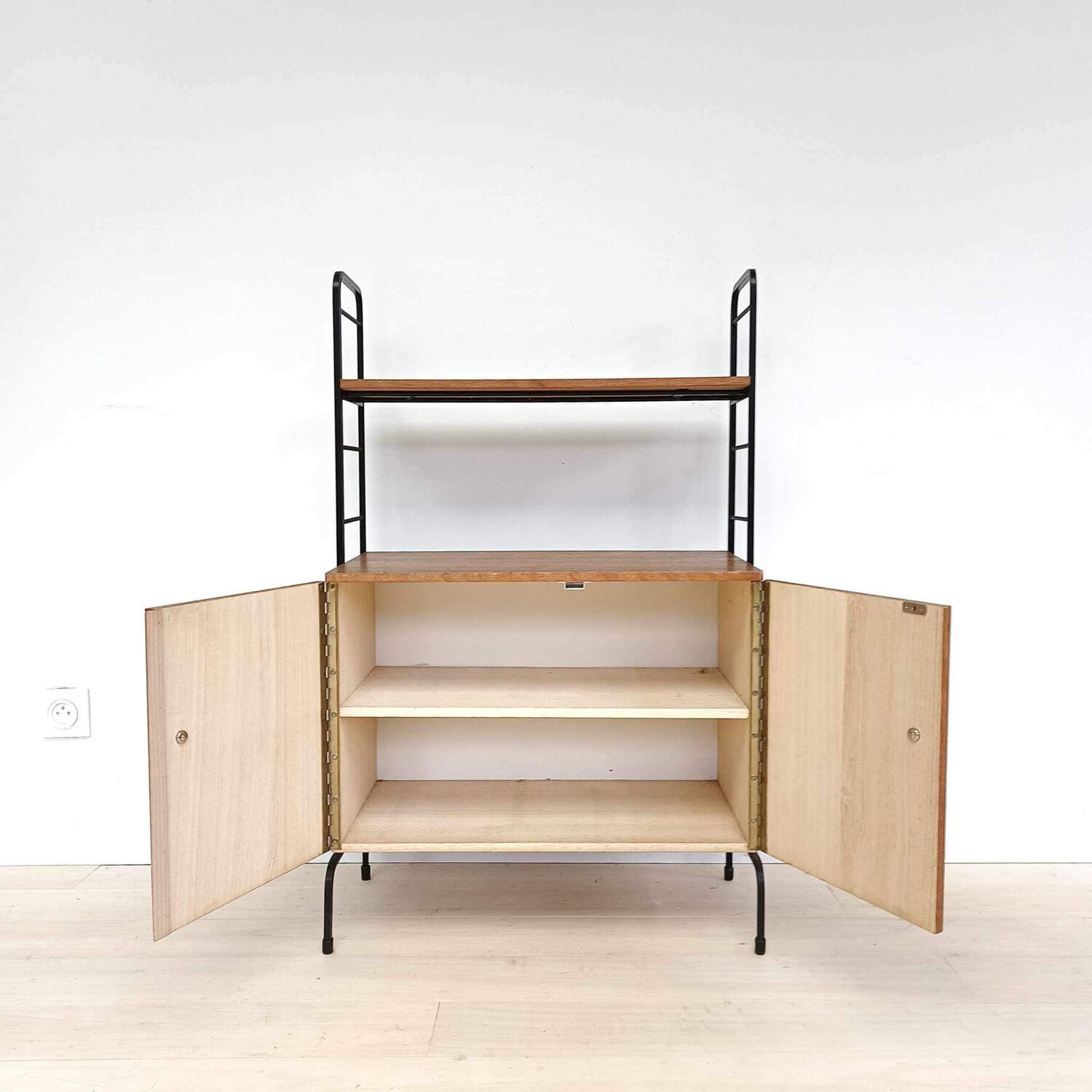 String style shelf unit