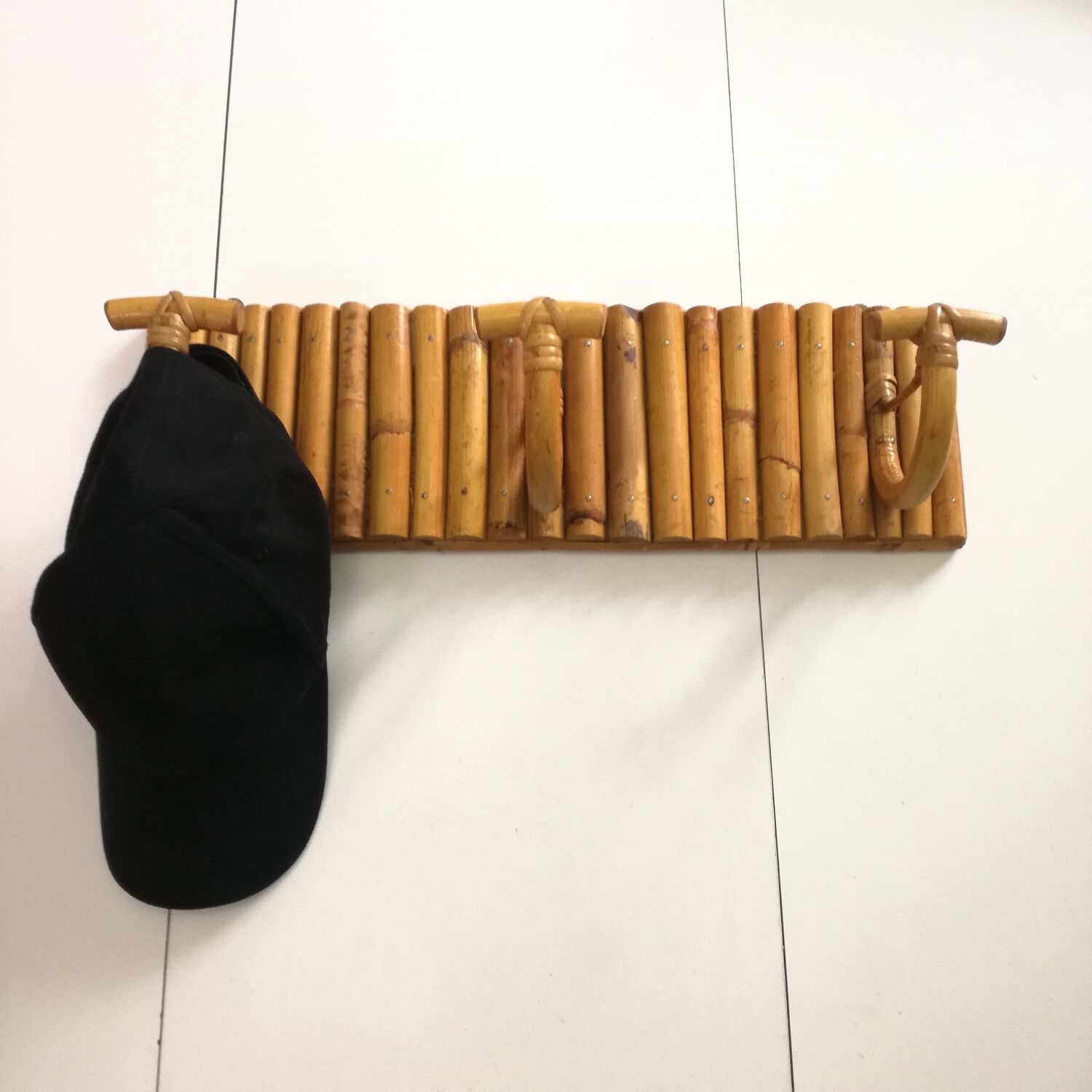 Coat rack with 3 hooks