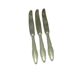 Ensemble de trois couteaux à pain, style mid-century modern, en laiton argenté, Pologne, années 1950.