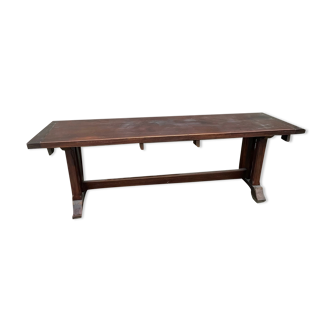 Farm table