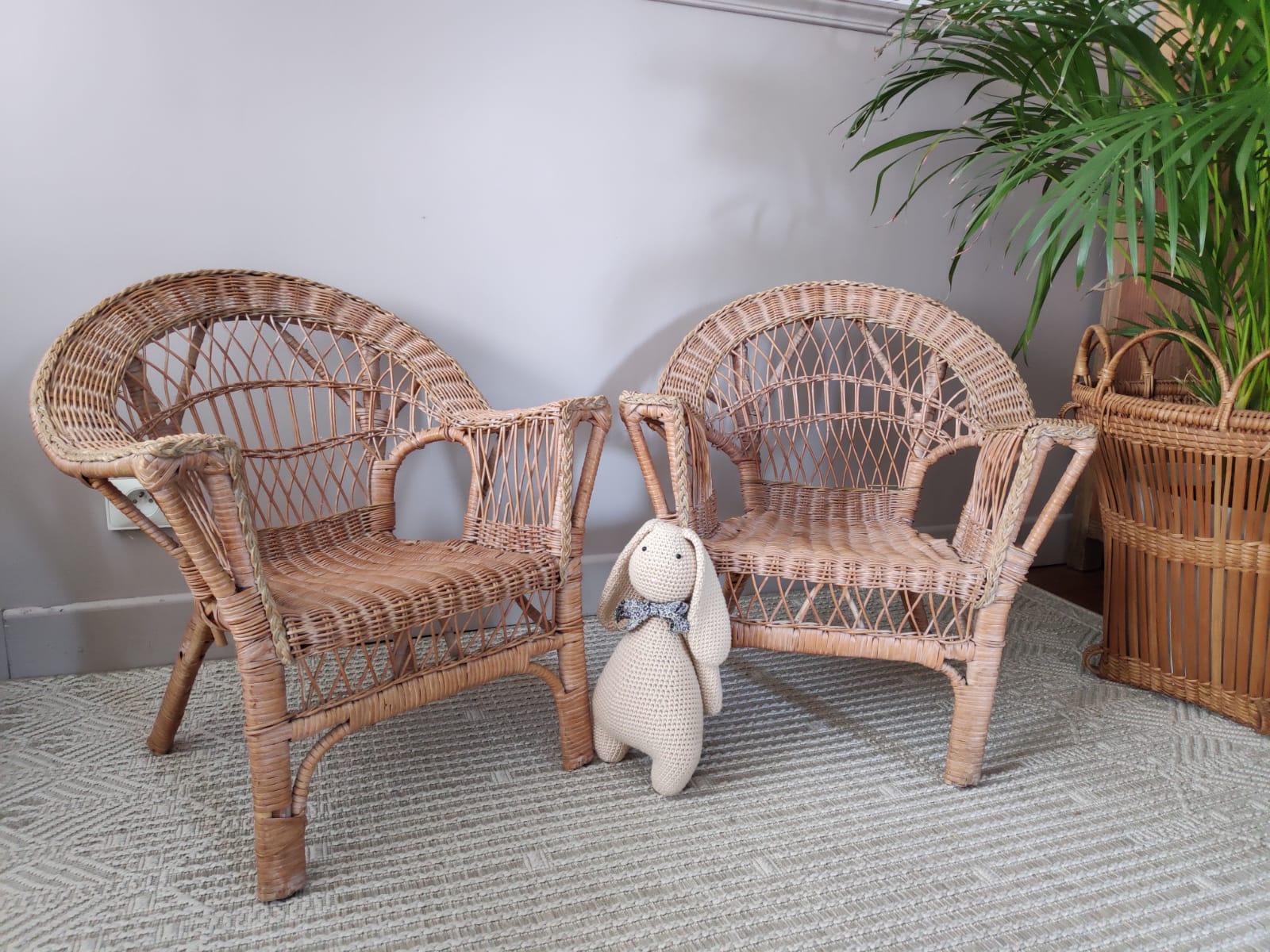 Paire de fauteuils en rotin enfant