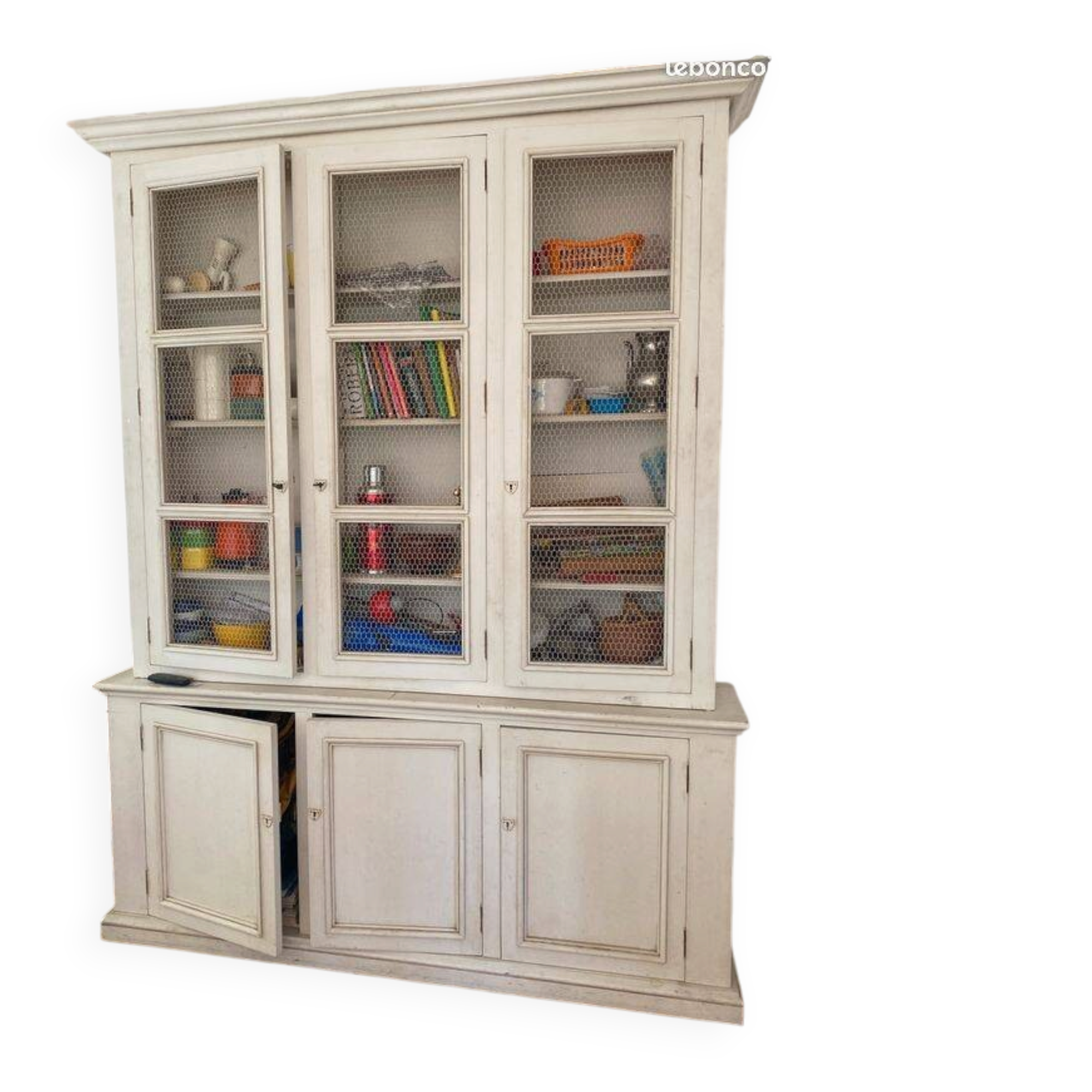 Patinated sideboard - "Formal notice"