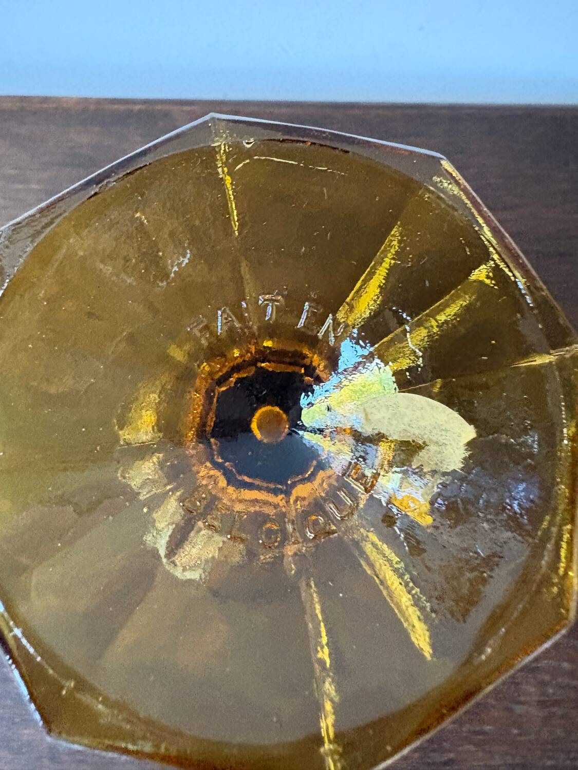 Art Deco amber cup-shaped vase with rose motifs