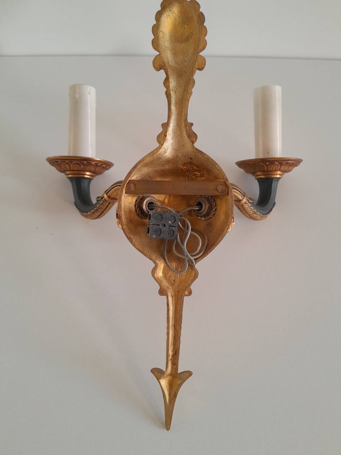 Wall sconce