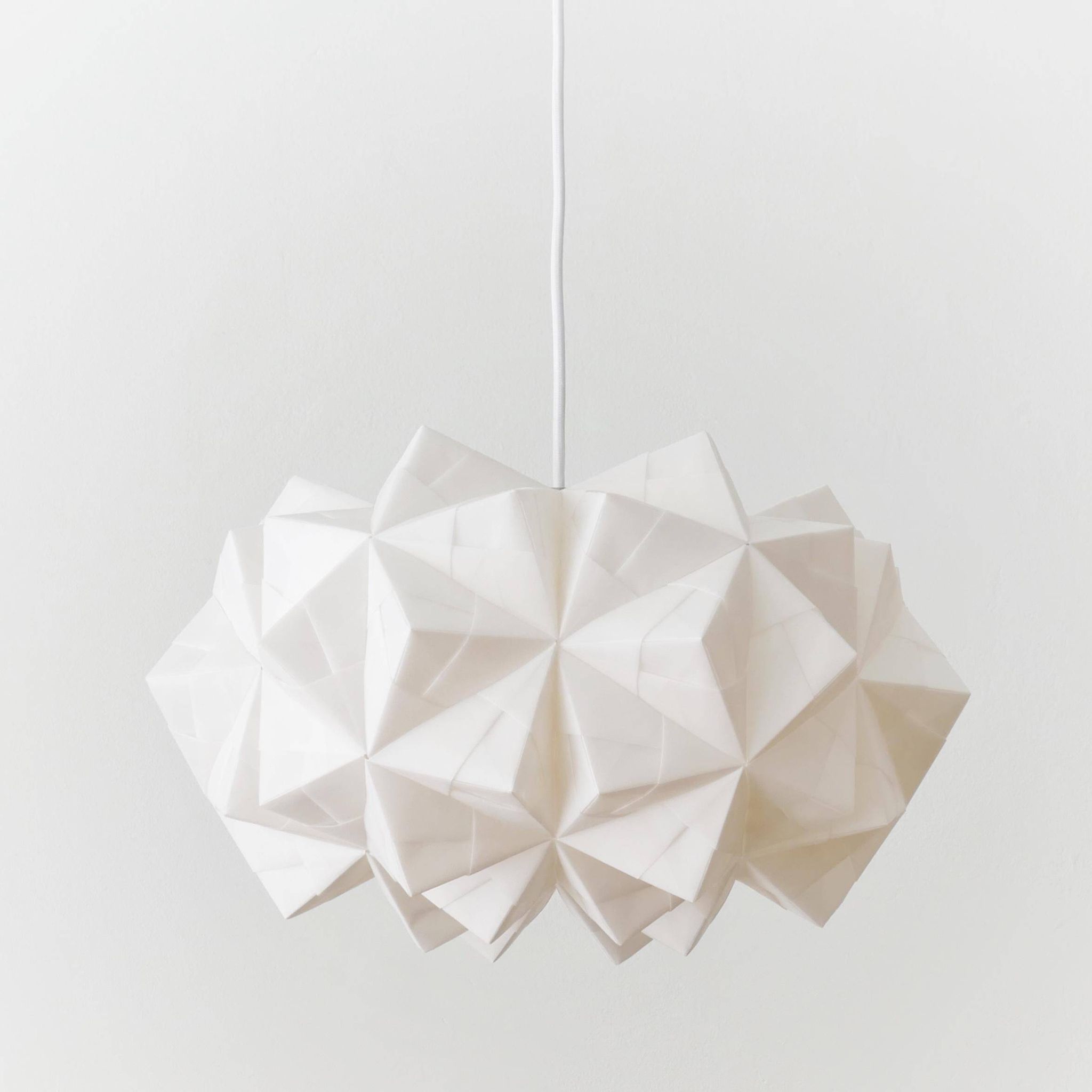 Japanese Style Hand-folded White Paper Pendant Lighting "Siphonia"