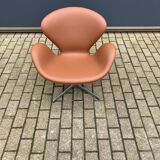 Fritz Hansen Swan chair by Arne Jacobsen in Cognac leather, NEW condition!!