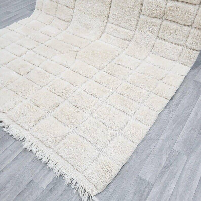 Large handmade traditional Berber rug in natural wool size 3/4.