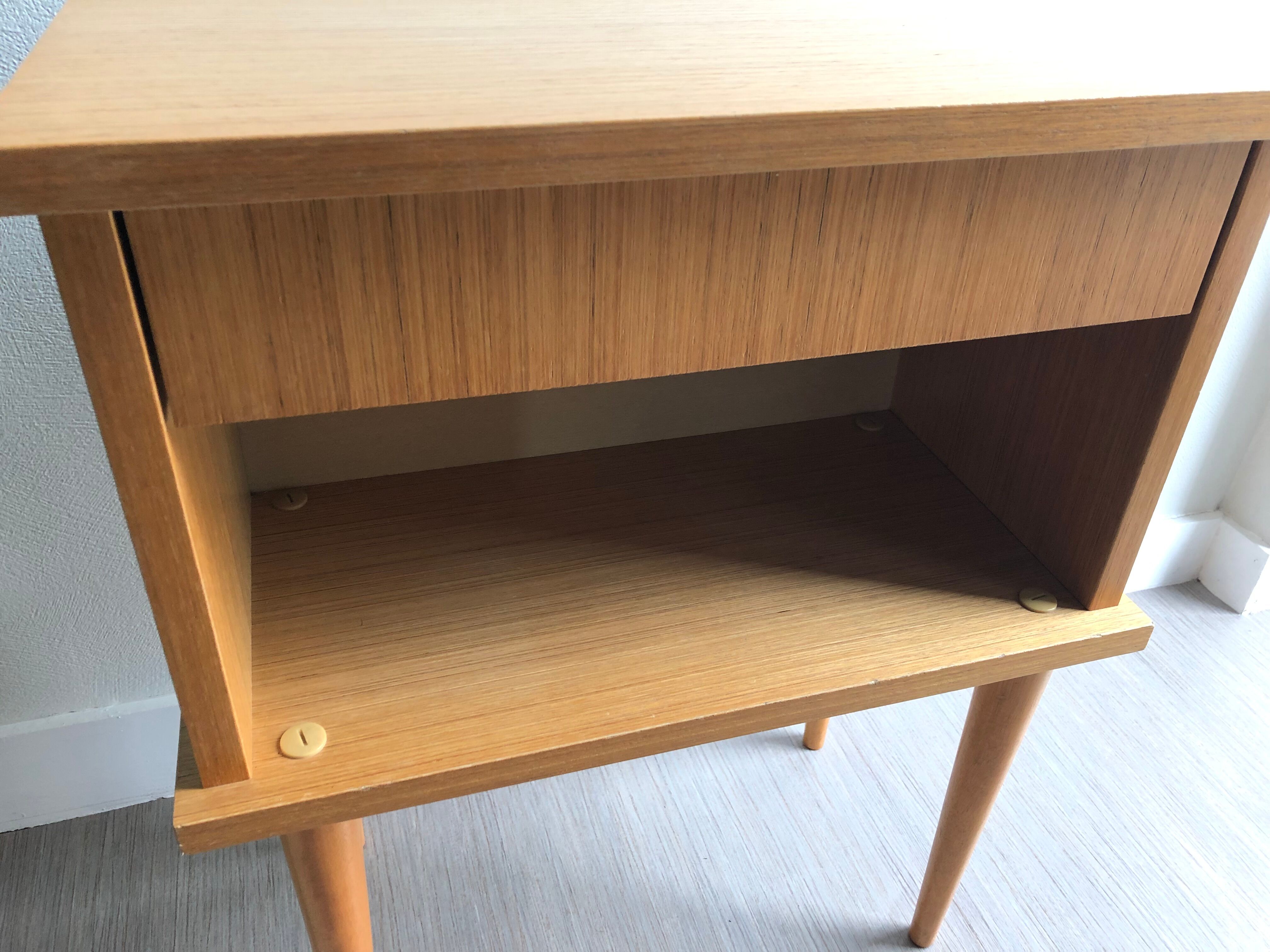 Bedside compass feet