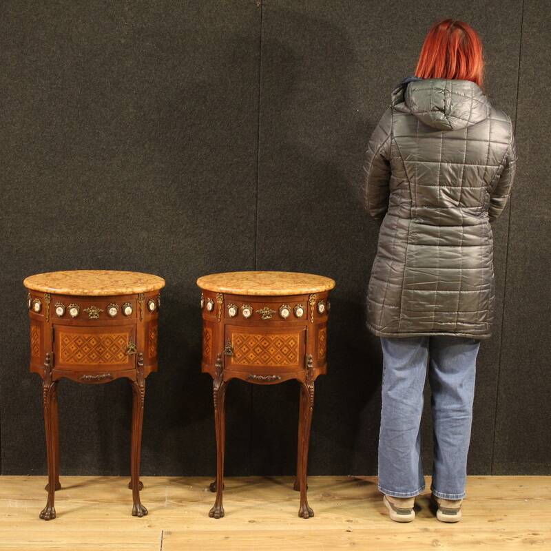 Paire de tables de chevet françaises en marqueterie