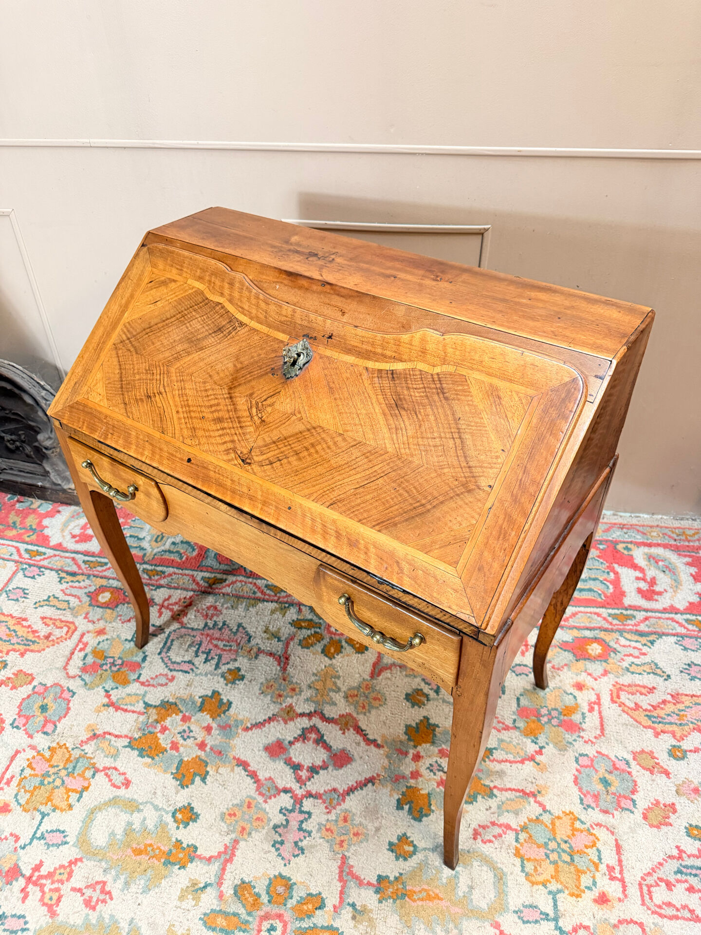 WALNUT SLOPING DESK FROM THE LOUIS XV PERIOD 18TH CENTURY
