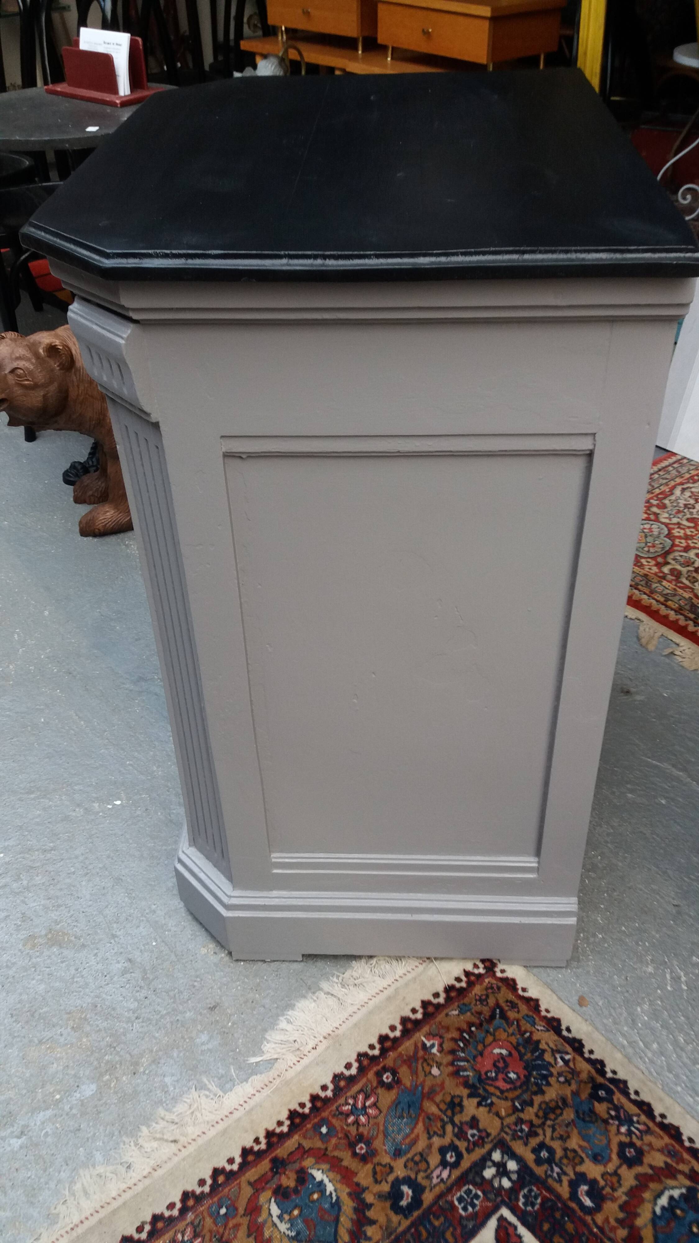 Store counter/cash register