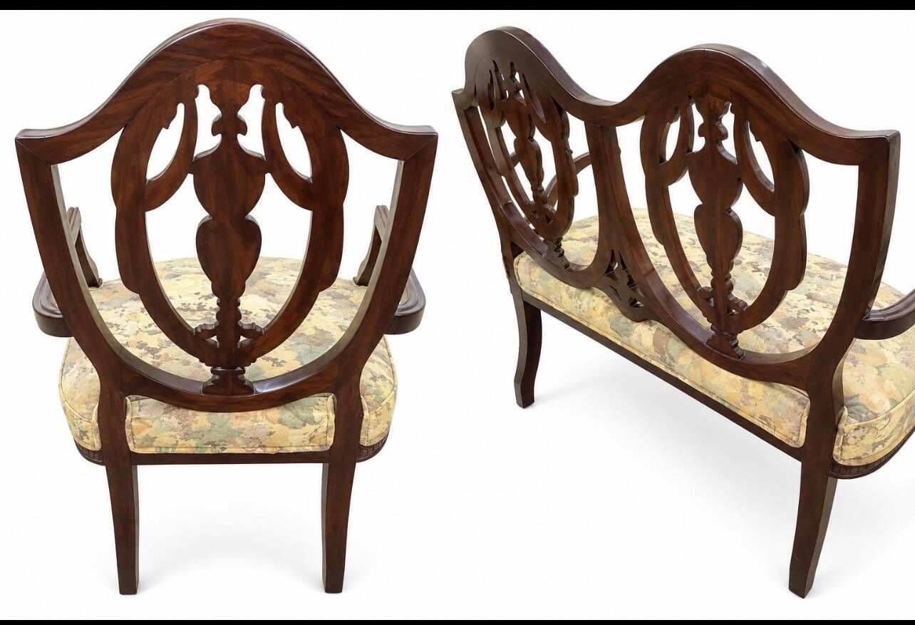 Set of carved wooden armchairs - Classic style - Chiniot, Pakistan