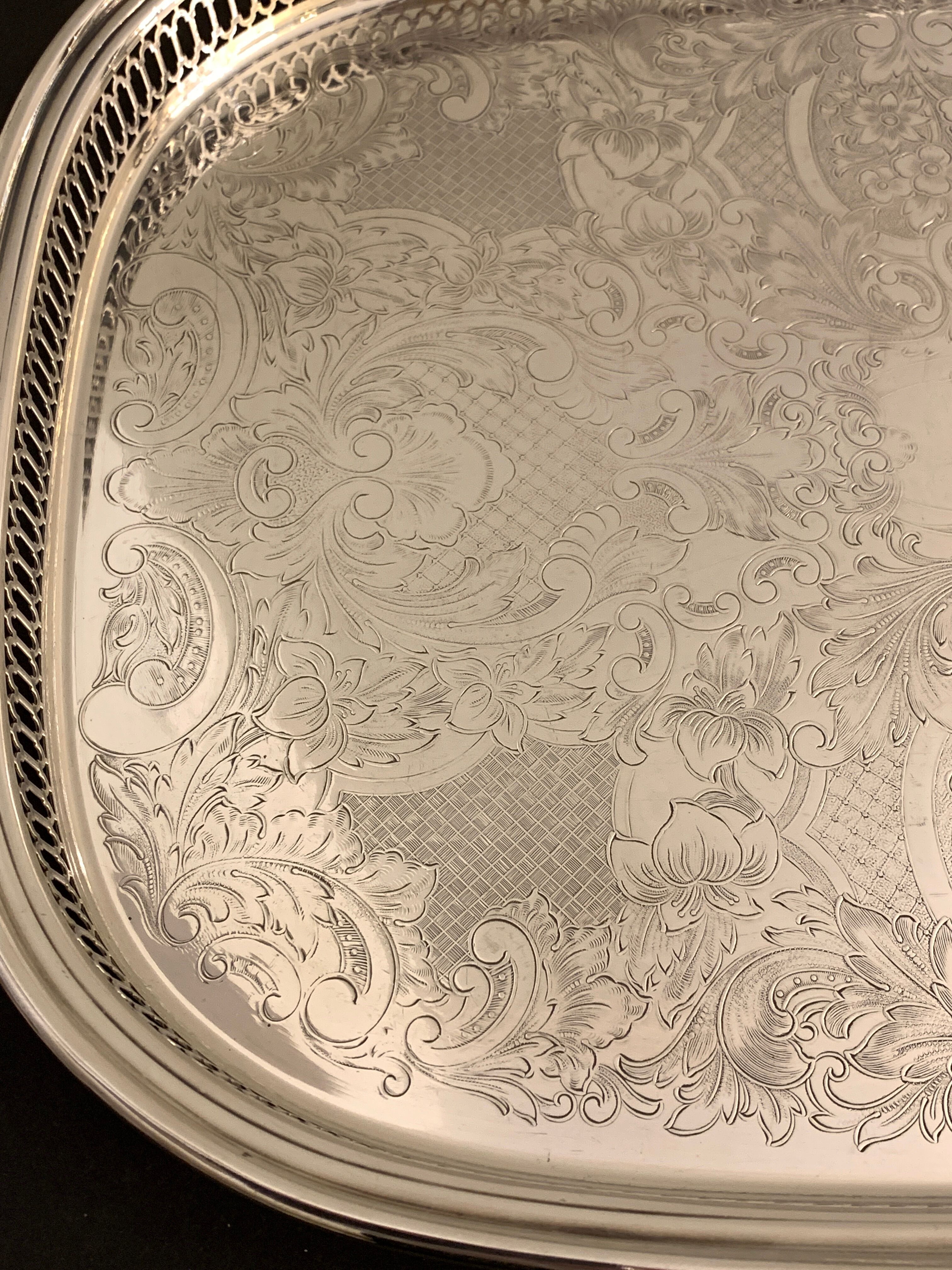 Christofle serving tray in silver metal