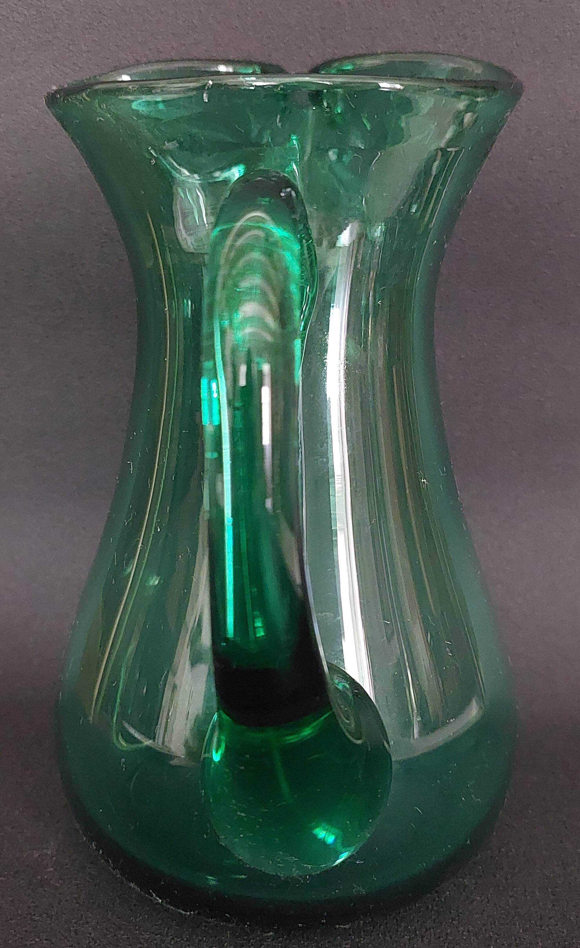 Pichet en verre vert XXème