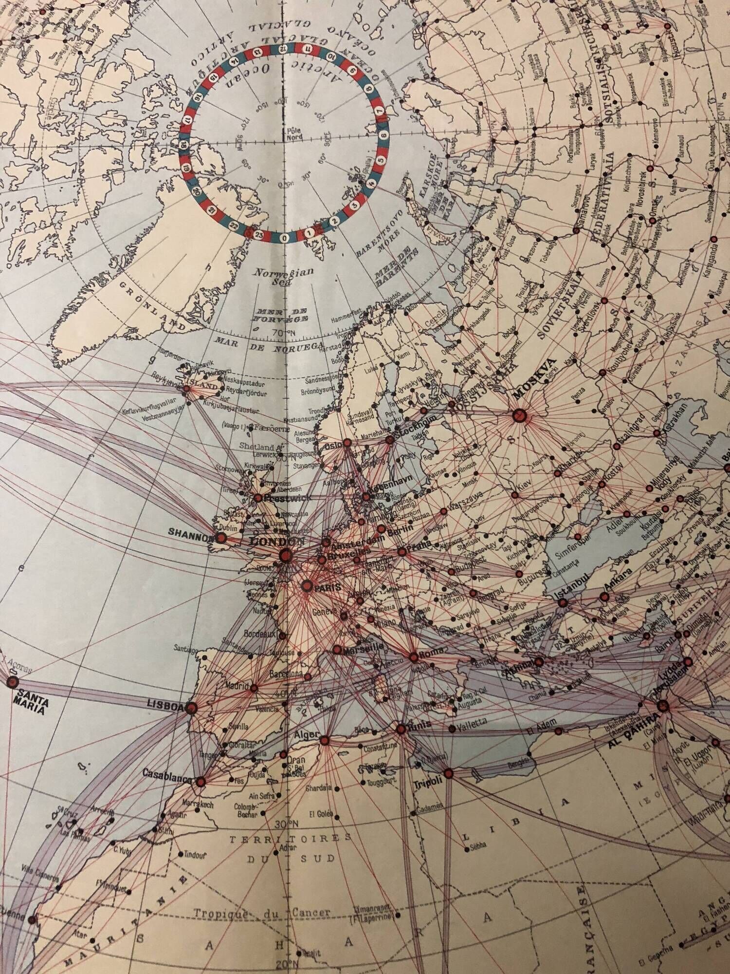 Mappemonde carte ancienne hémisphère nord des lignes aériennes