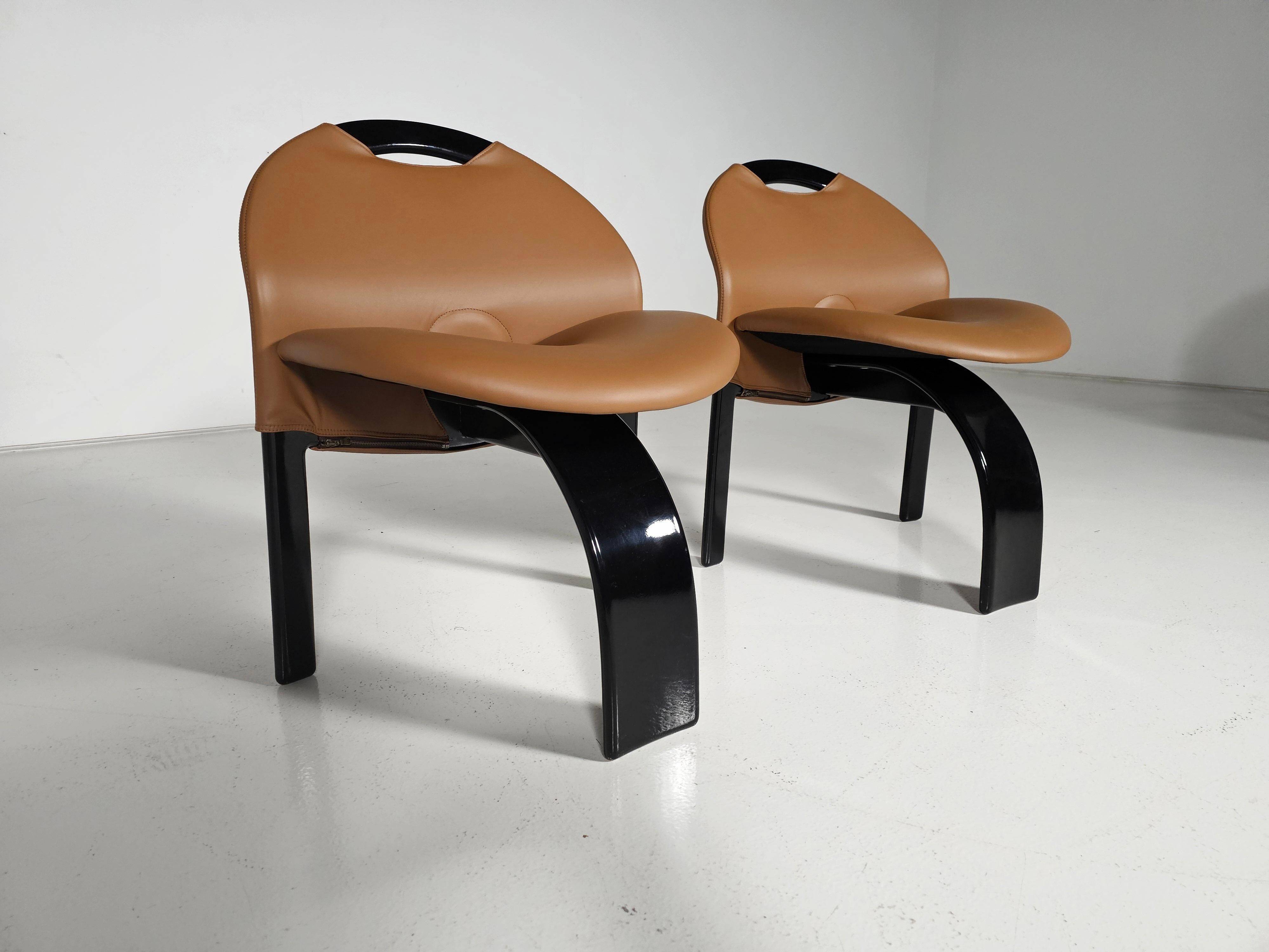 Set of 10 "Sail" dining chairs by Giovanni Offredi for Saporiti, 1973.