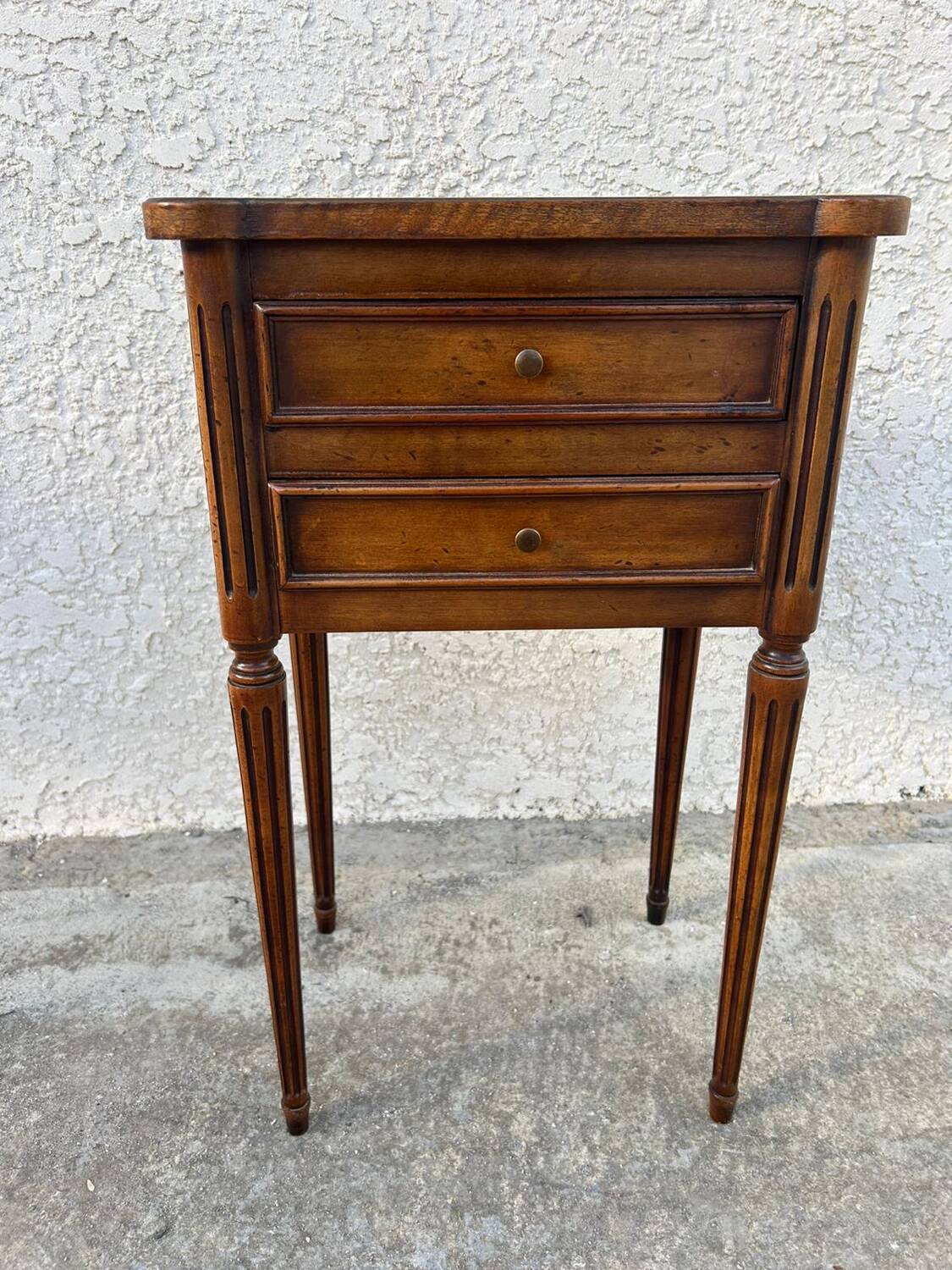 Paire de chevets style Louis XVI