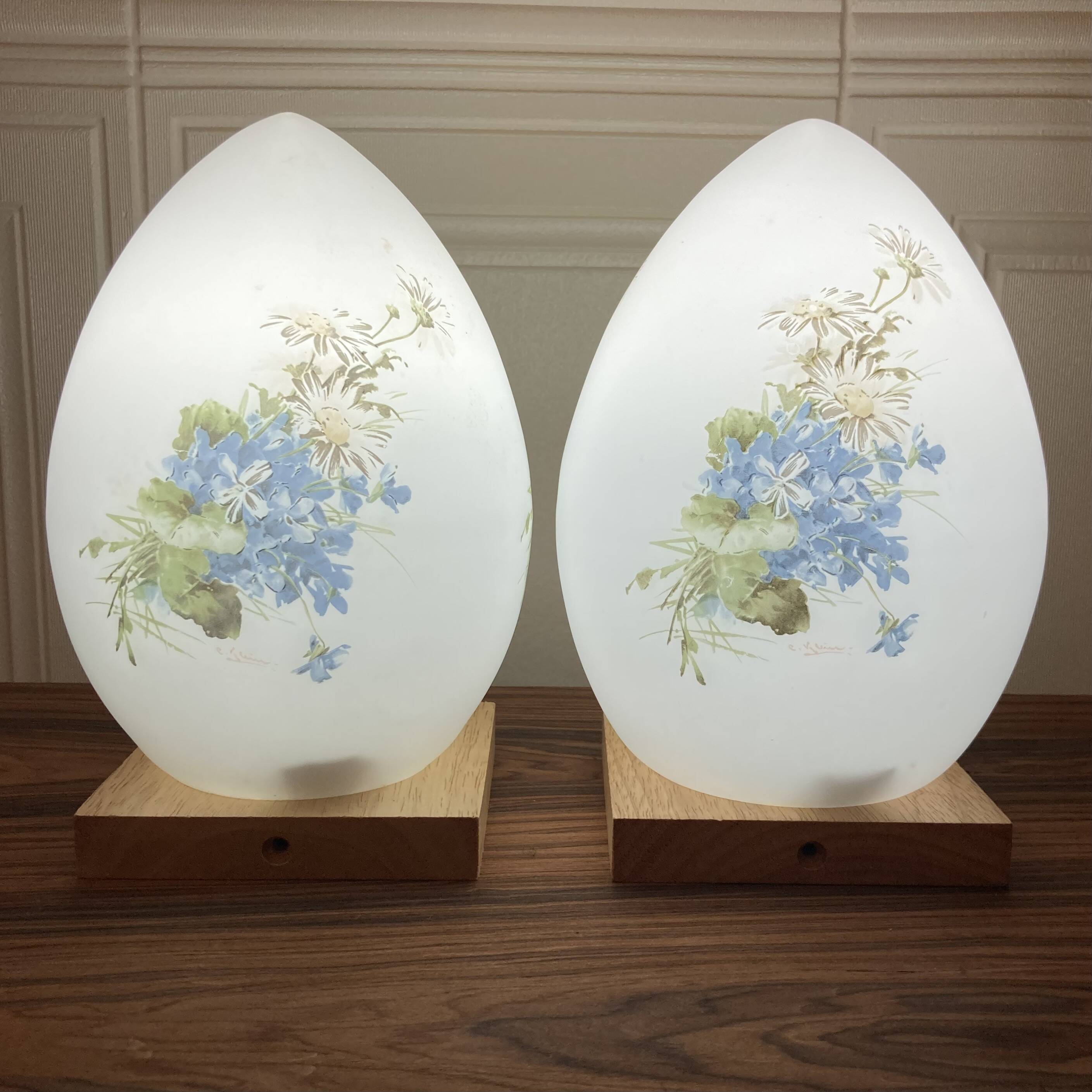 Paire de lampes opaline design 1950.