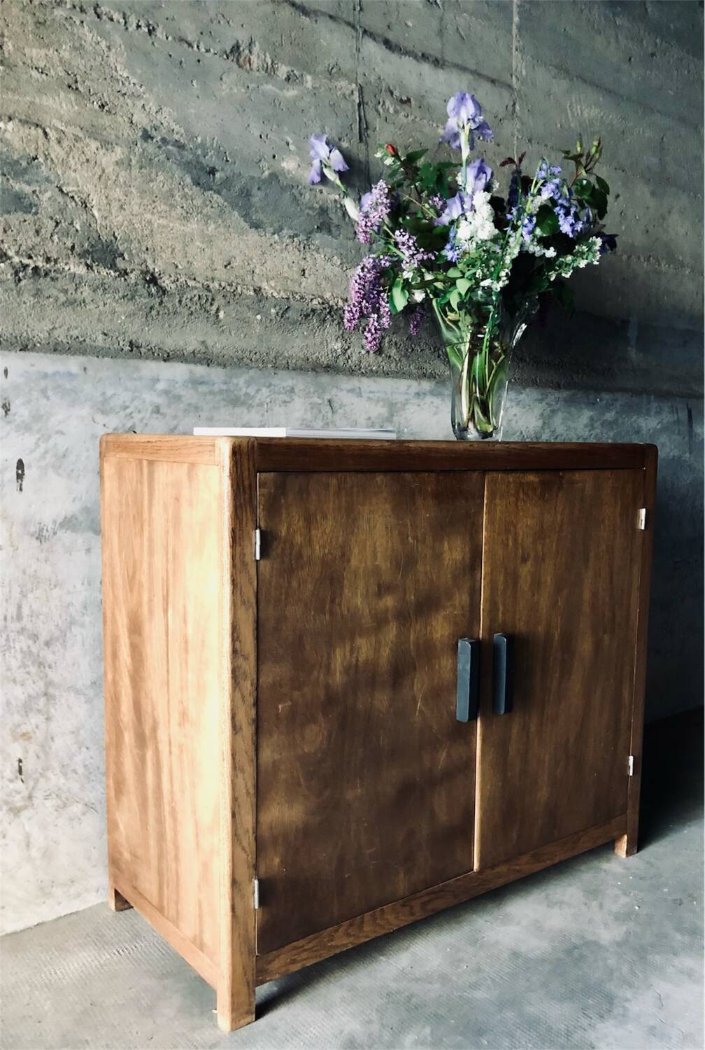 Buffet or antique workbench from around 1950.