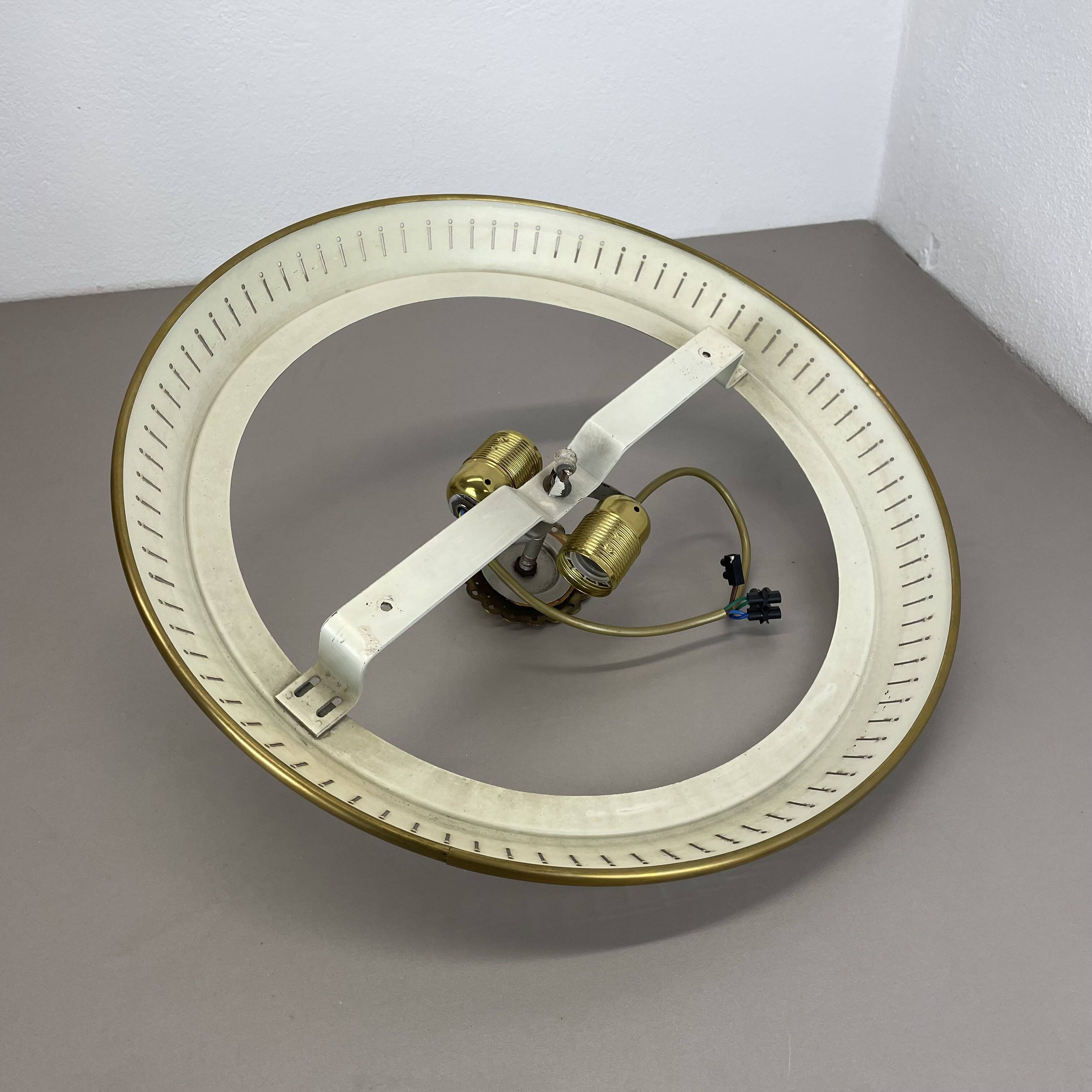 Plafonnier mural en métal opale moderniste, Italie années 1950