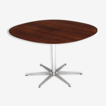 Table Piet Hein "Supercircular" par Arne Jacobsen