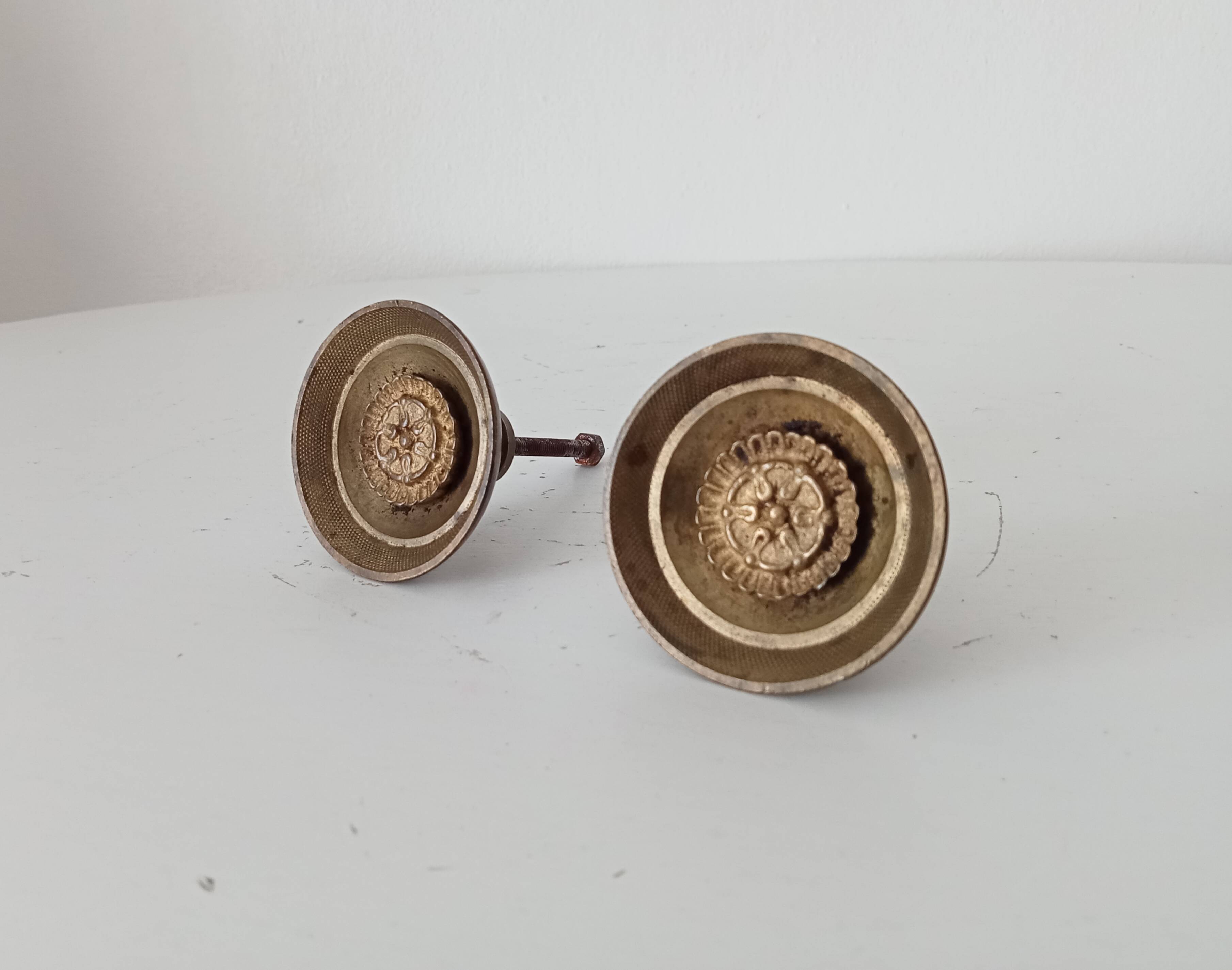 Pair of antique Empire furniture knobs from the 19th century in solid bronze.