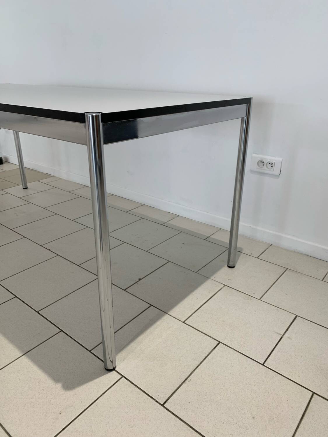 Table USM Haller Design