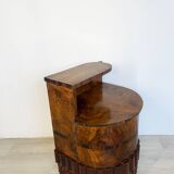 Table de chevet unique en noyer de style Art déco italien, années 1930.