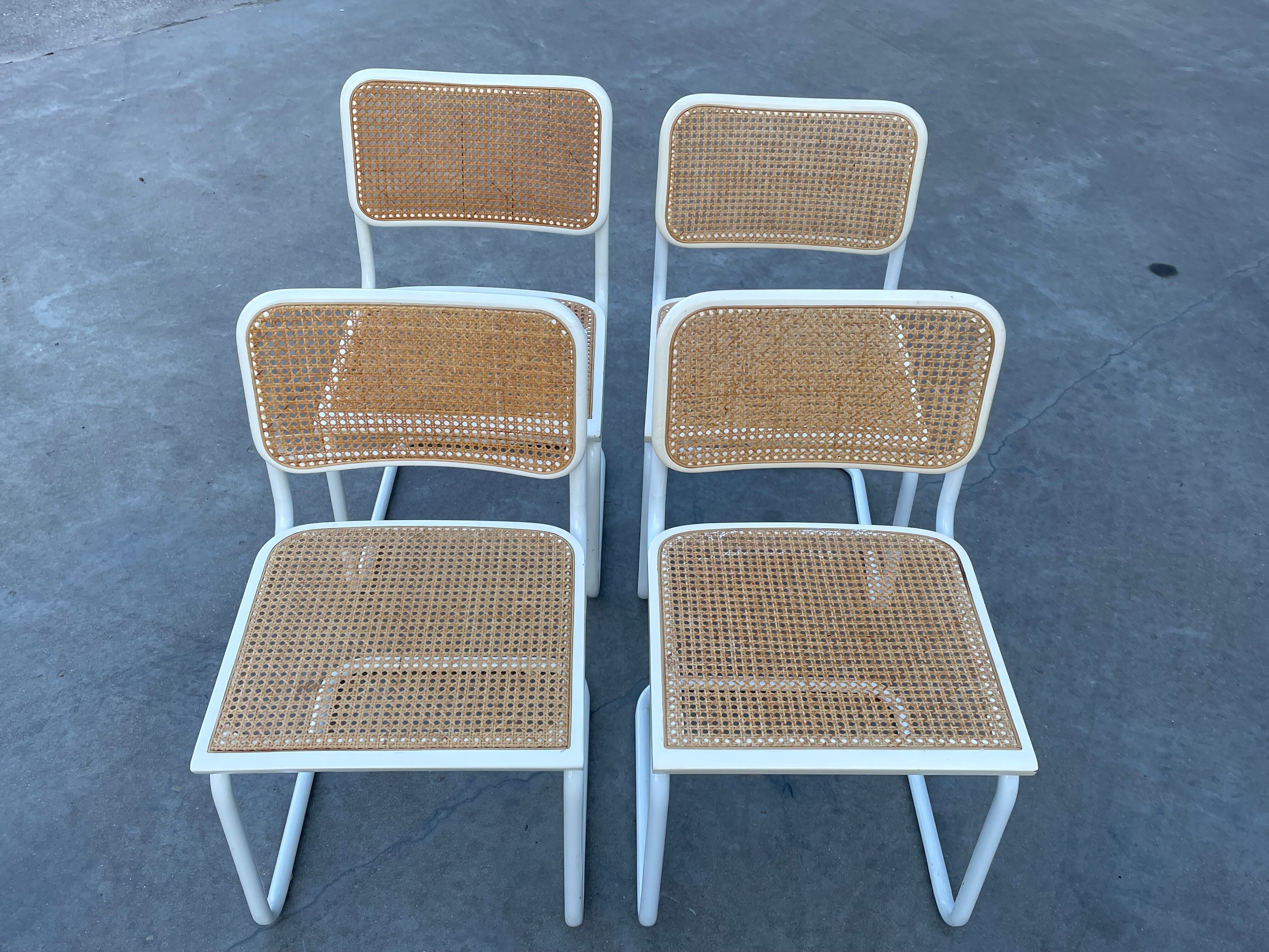 Set of 4 Cesca b32 model chairs in white