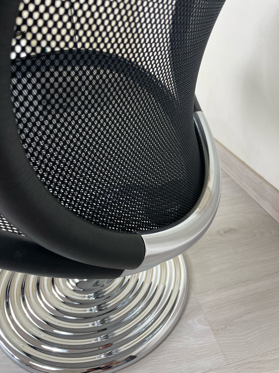 Chaise ‘ o line ‘ de Herbert Ohl pour Whilkhahn