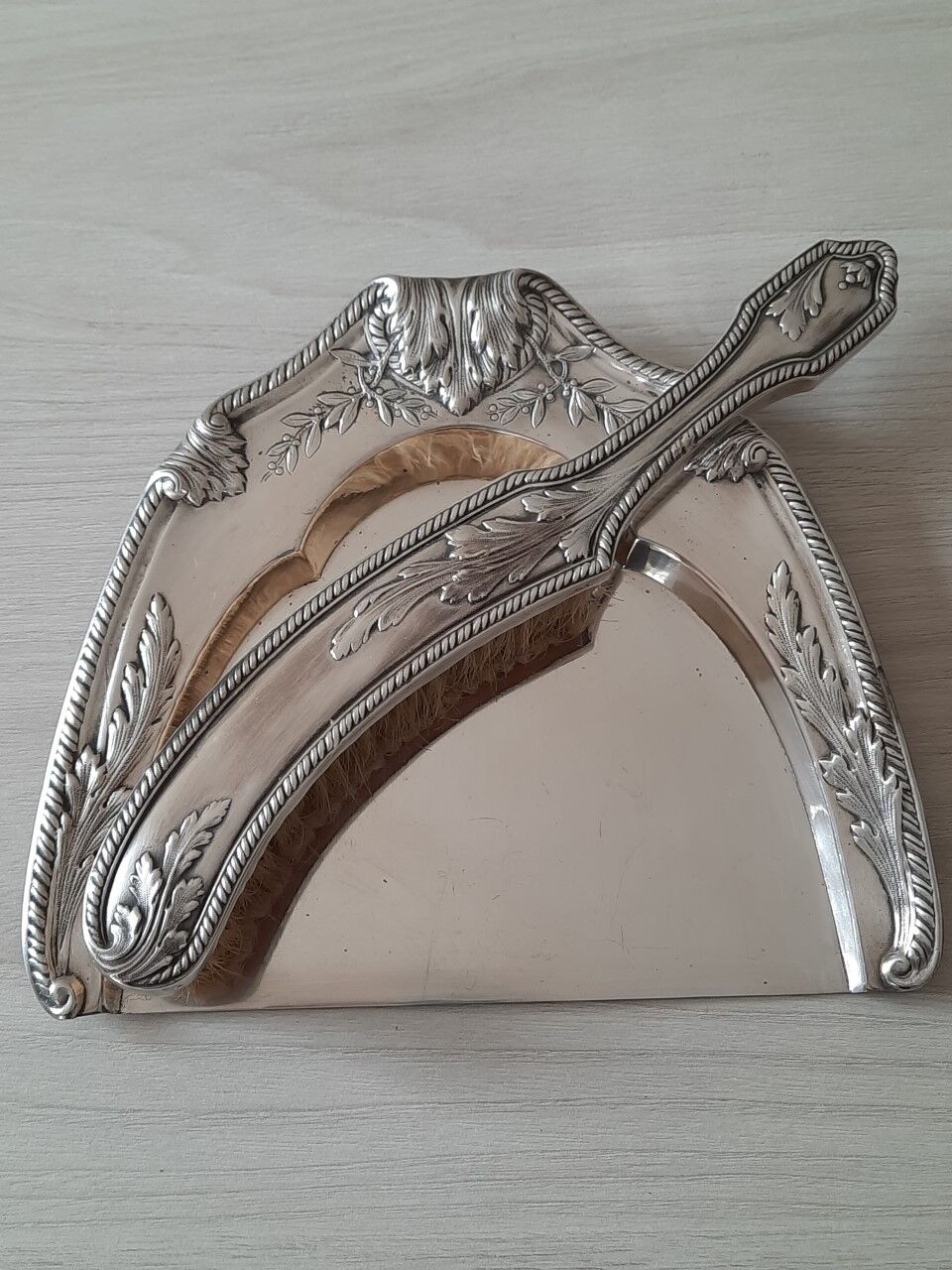 Silver metal crumb