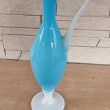 Vase, aiguière vintage en opaline bleue