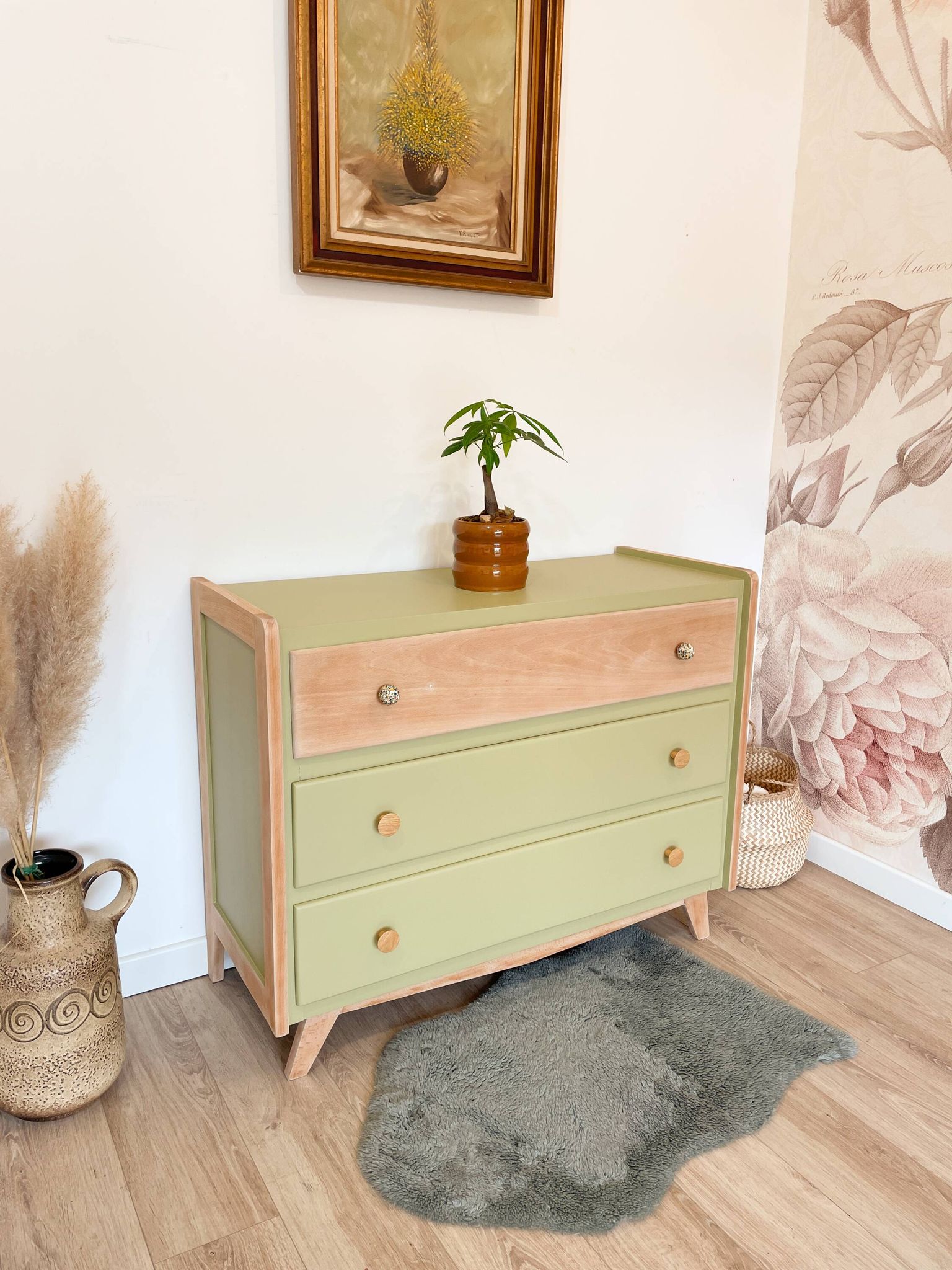 1960s chest of drawers, splayed legs
