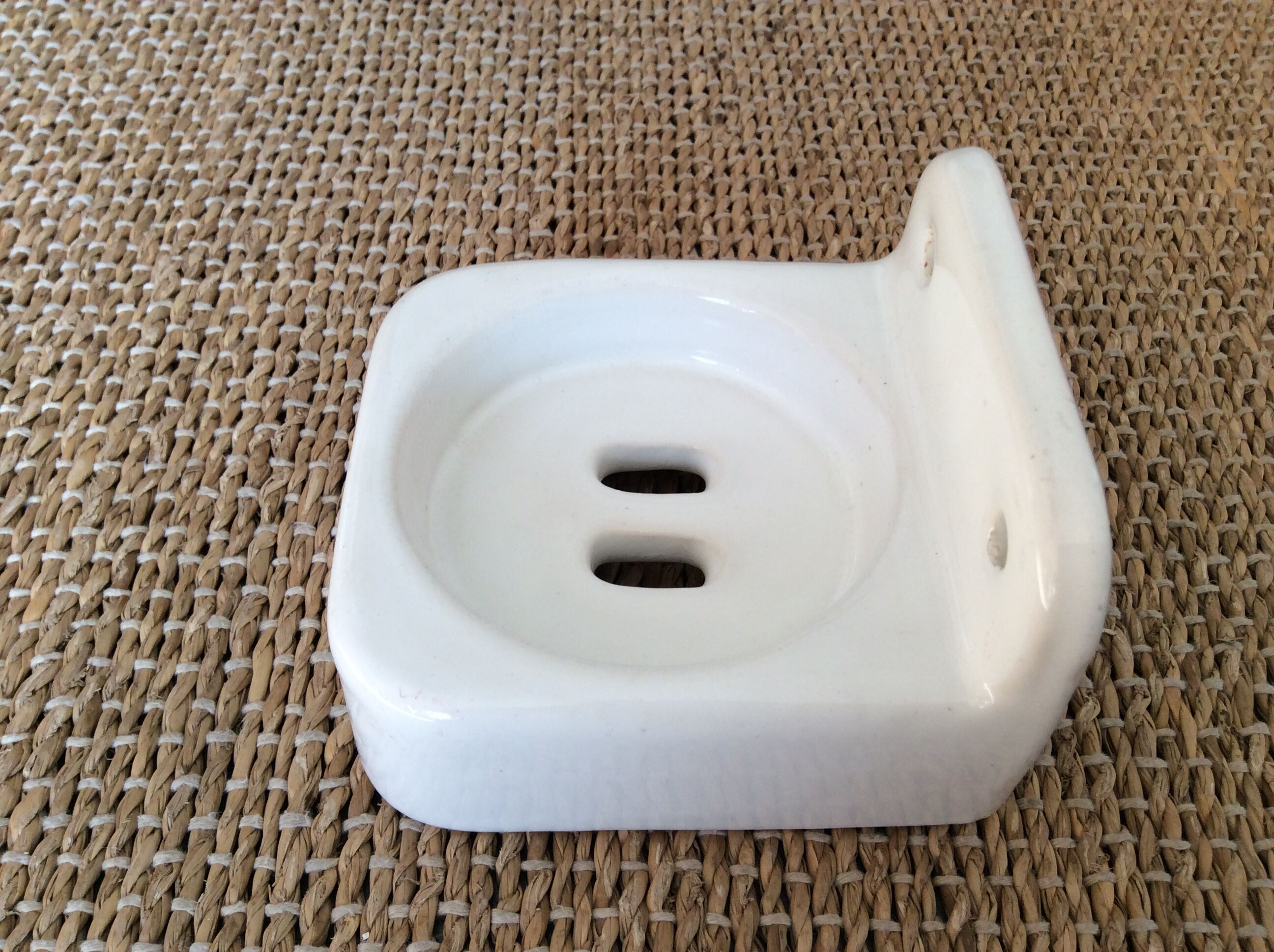 Porcelain soap dish