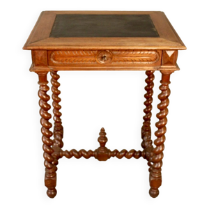 Petite table de style - xiii