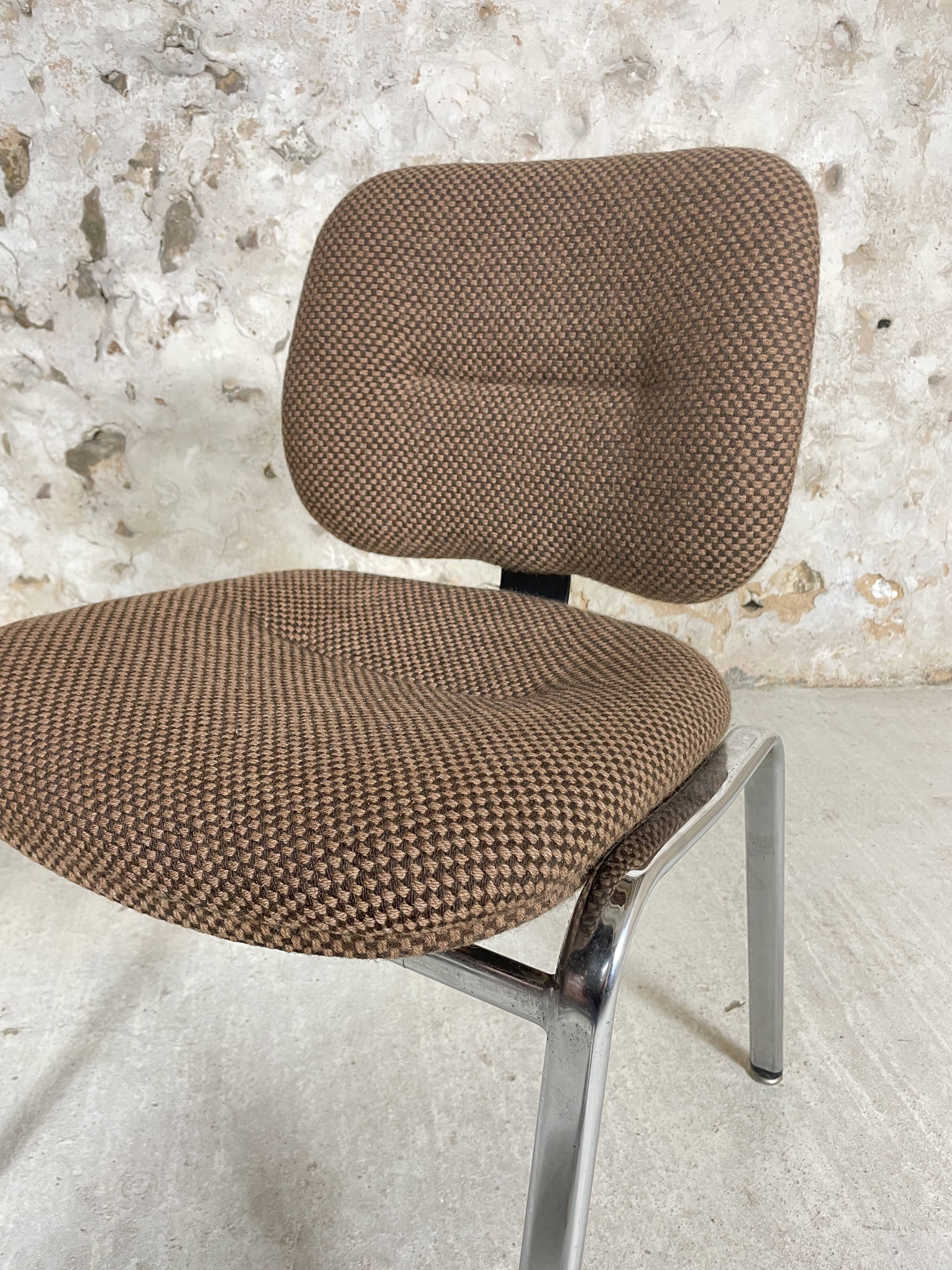 Conference chairs 70