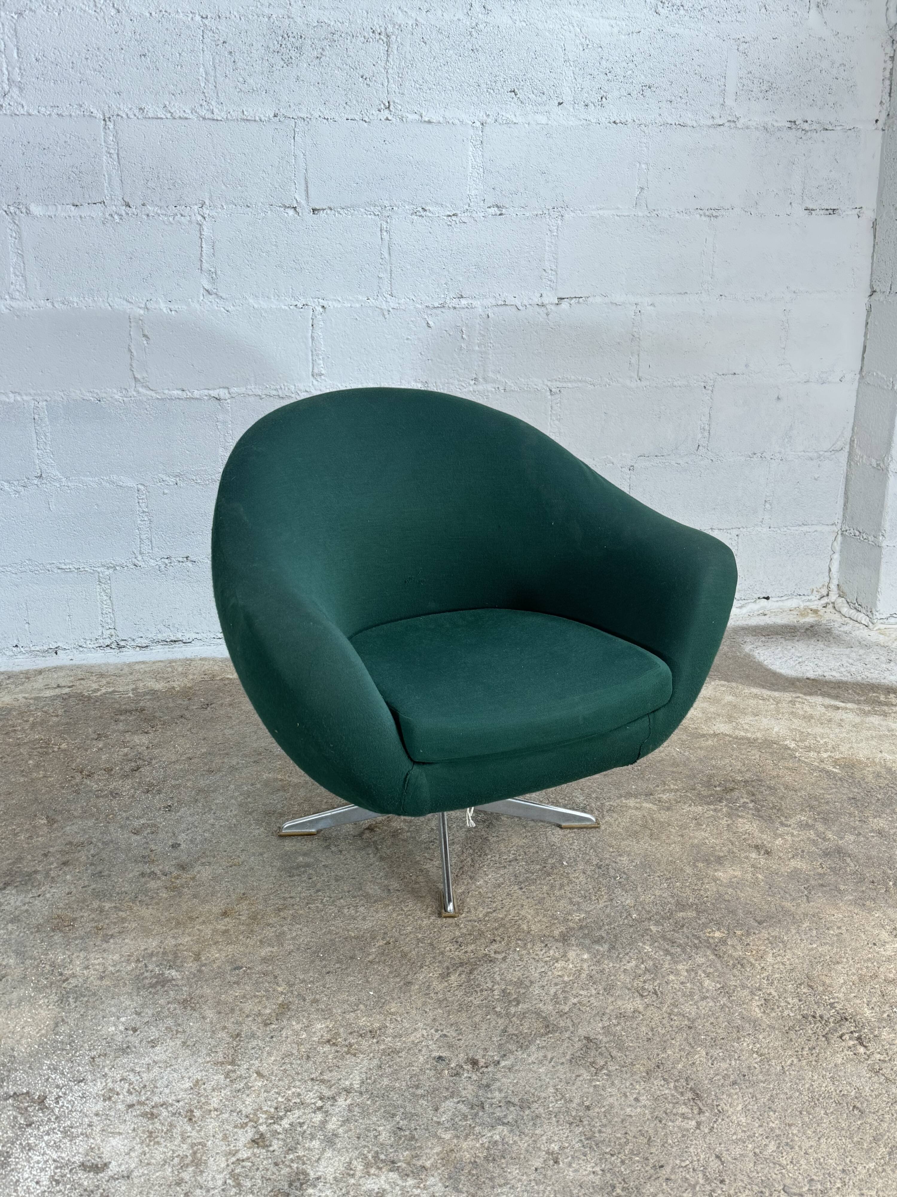 Vintage green egg chair