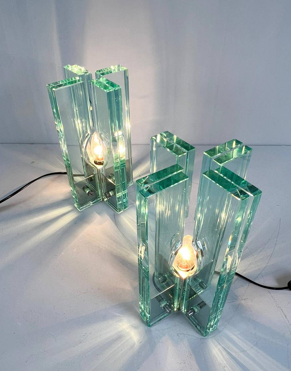 Giorgio Reggiori. Pair of table lamps/glass objects by Giorgio Reggiori for Gallotti & Radice, 1960s, Italy.