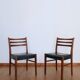 Paire de chaises scandinaves skaï noir