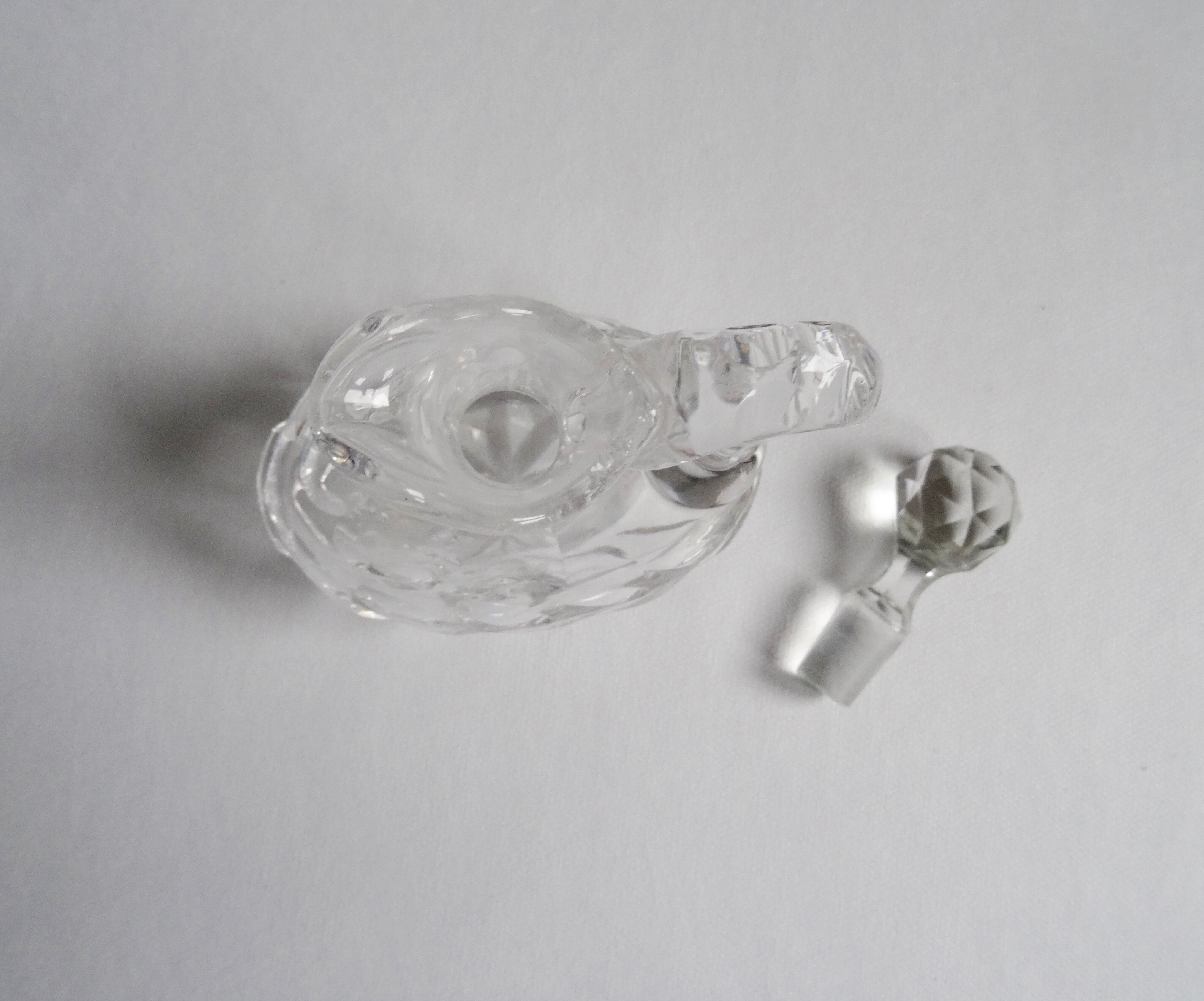 Crystal carafe with cap