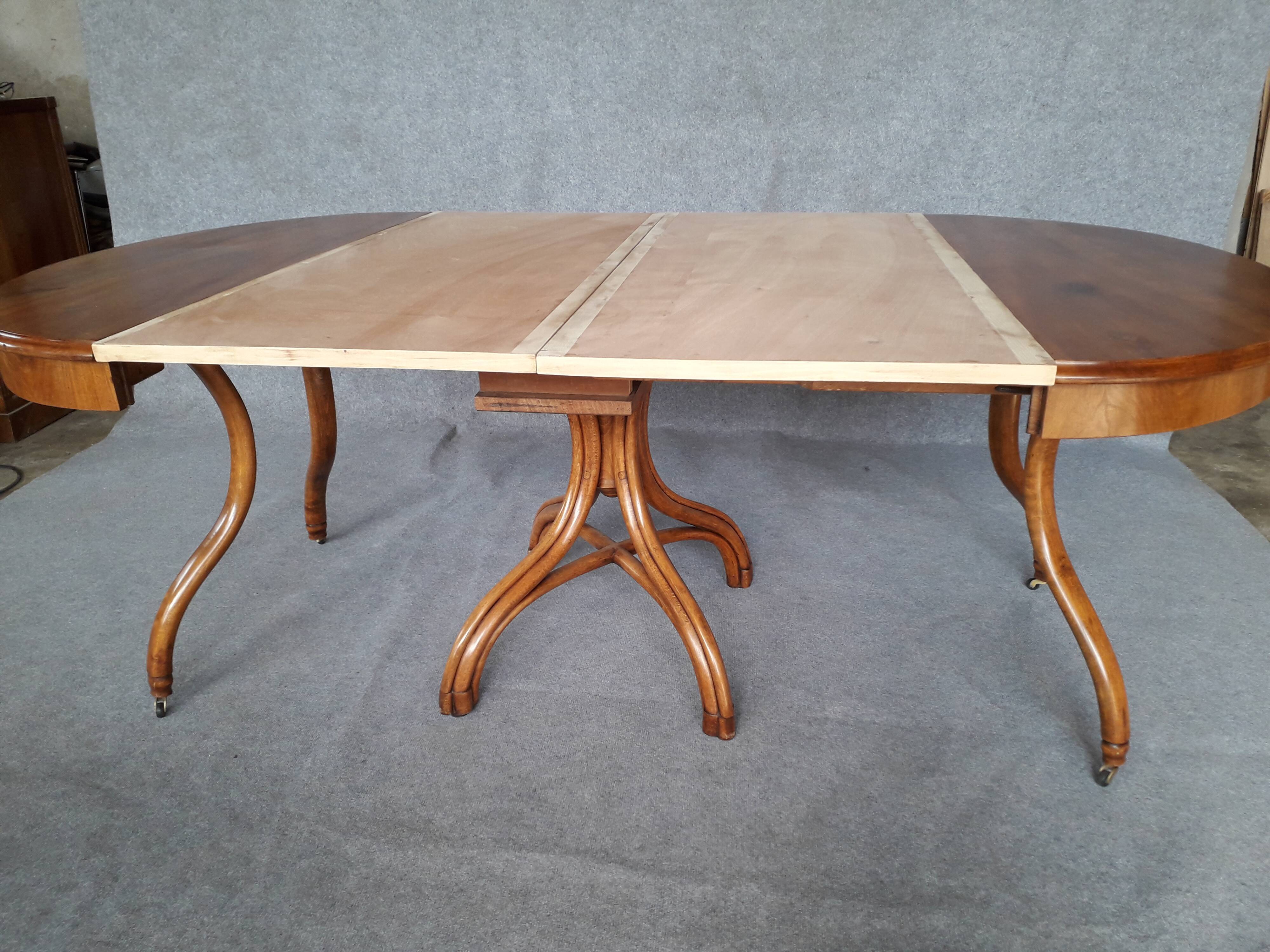 Extending table with vintage bentwood base from the end of the 19th century