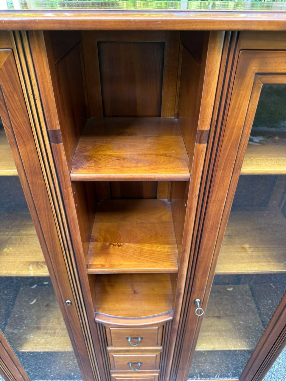 Display cabinet in solid cherry wood Louis Philippe style, 1980s - 108x35x140cm