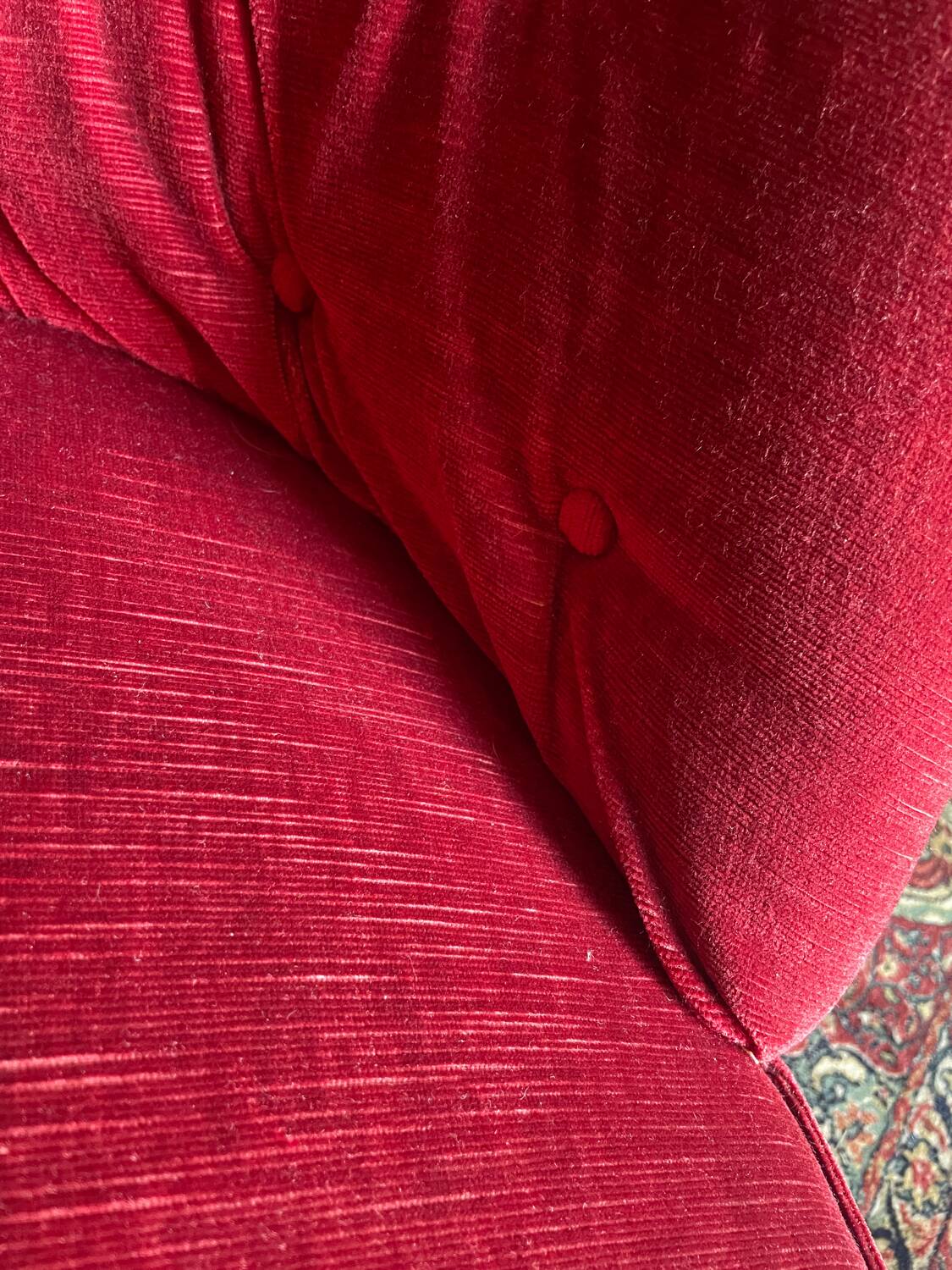 Upholstered toad chair