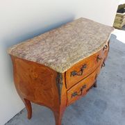 Louis XV chest of drawers in rosewood marquetry