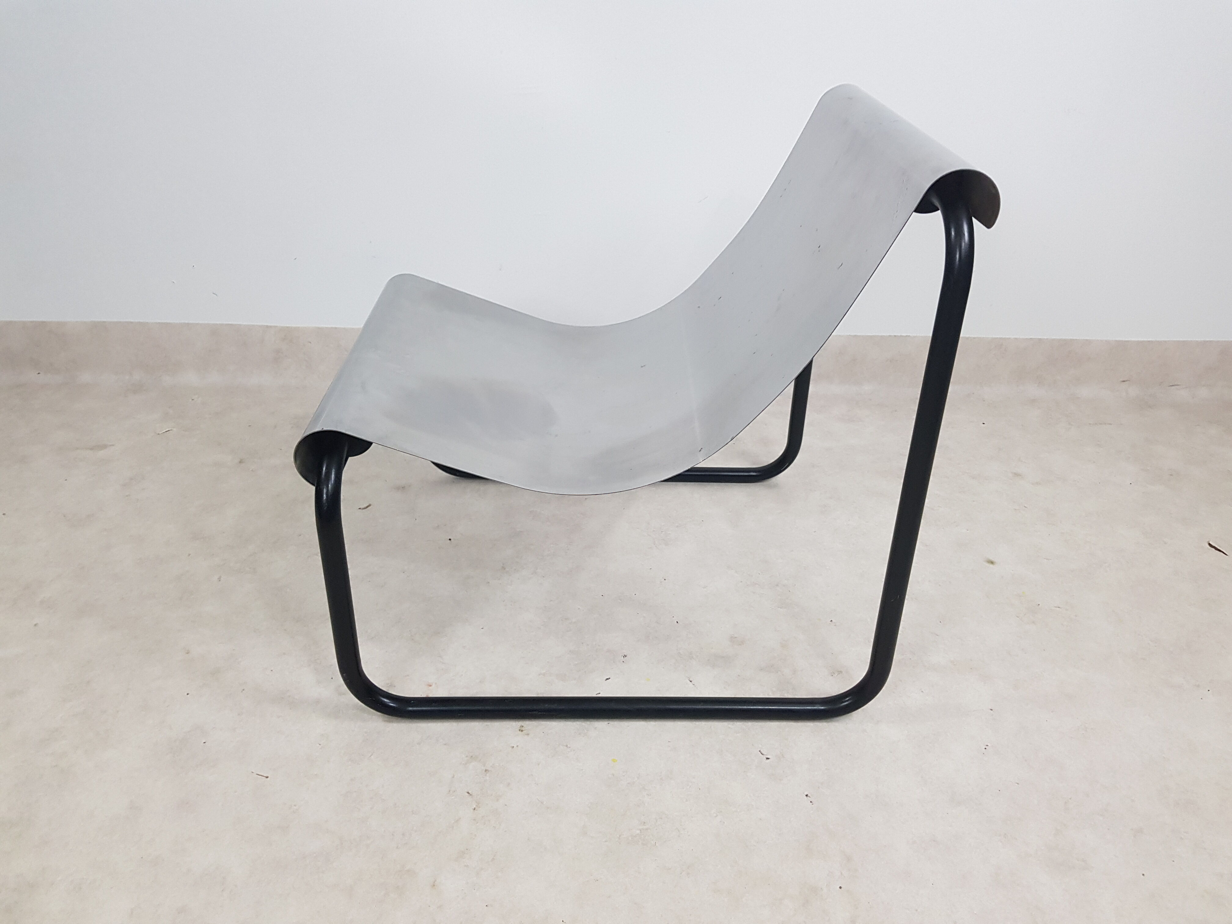 Chauffeuse en acier inoxydable de Patrick Gingembre 1970