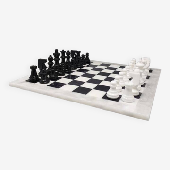 1970s  Black and White Chess Set in Volterra Alabaster Handmade.  Made in Italy